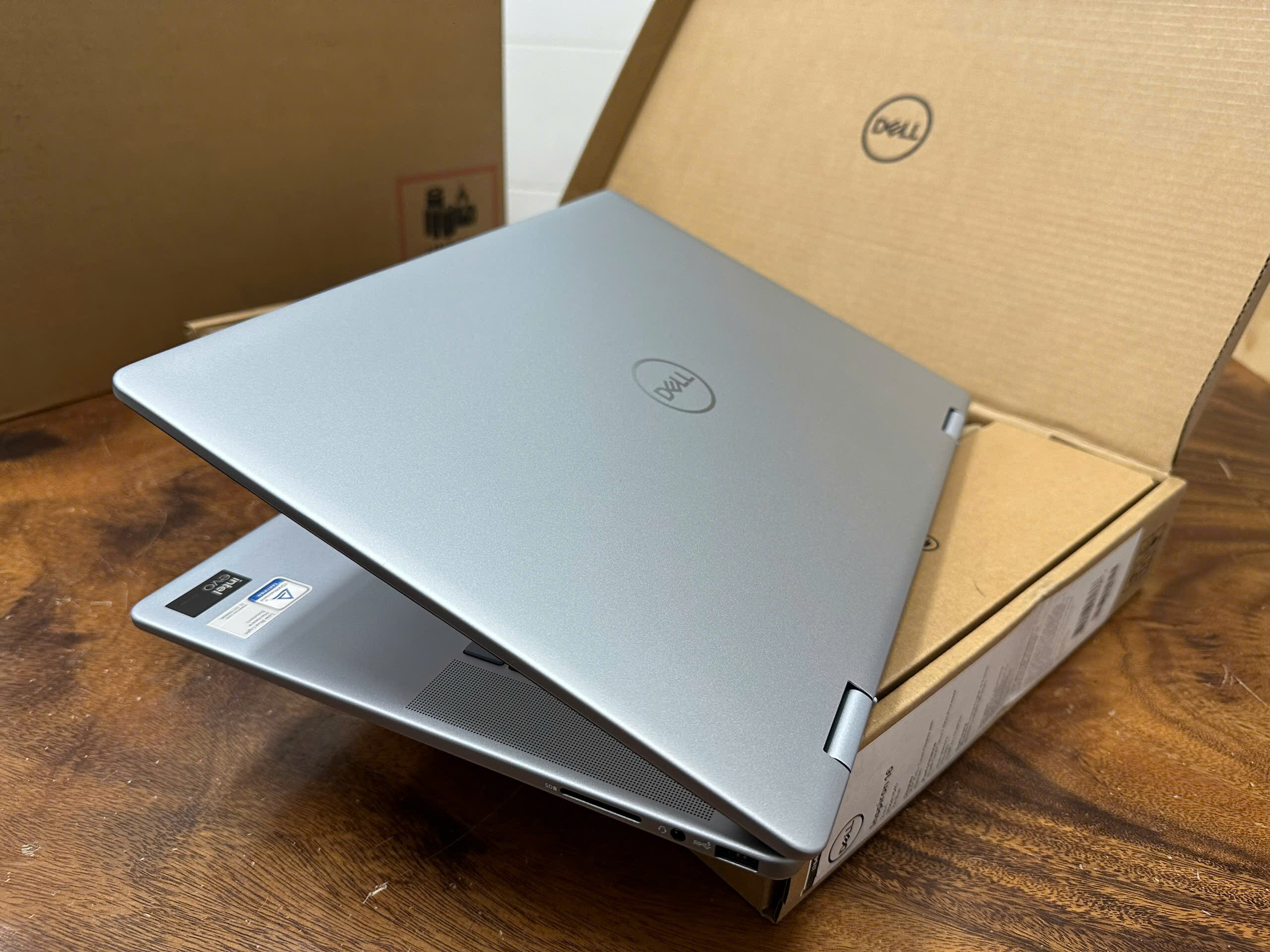 Dell Inspiron 7640 2in1 4