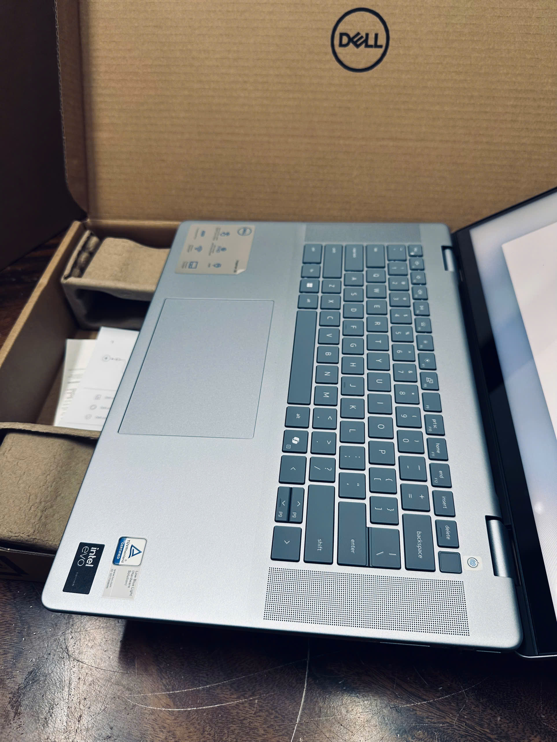 Dell Inspiron 7640 2in1 9