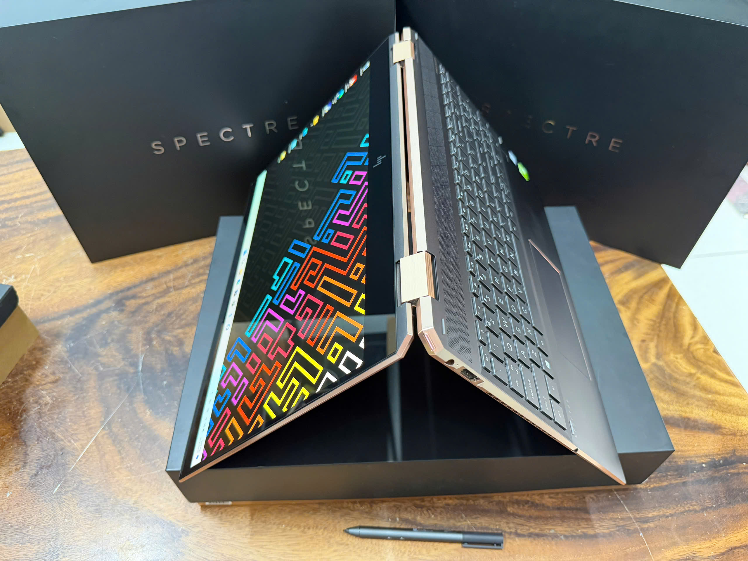 Hp Spectre 15 Gemcut Gold Black 1 1