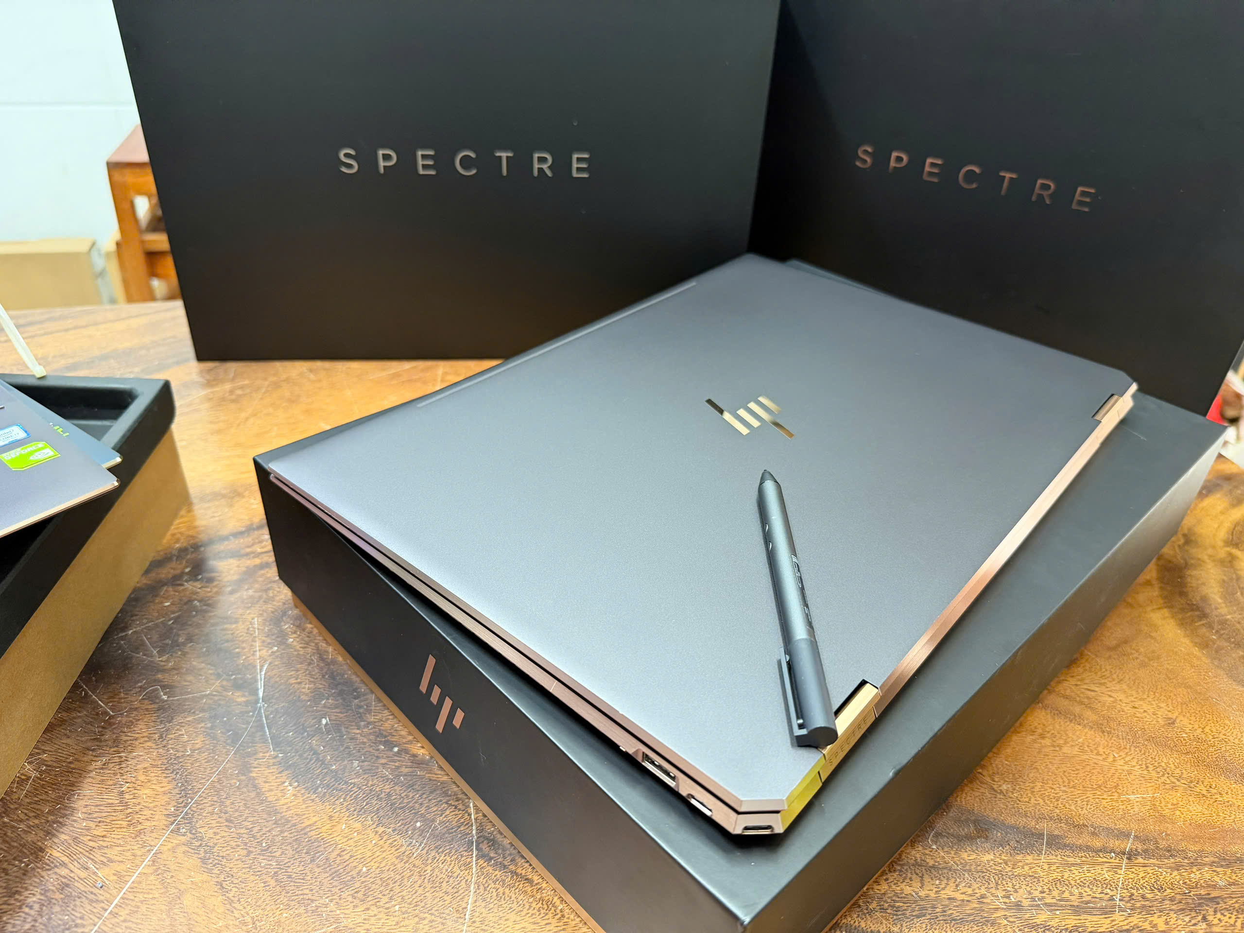 Hp Spectre 15 Gemcut Gold Black 5 1