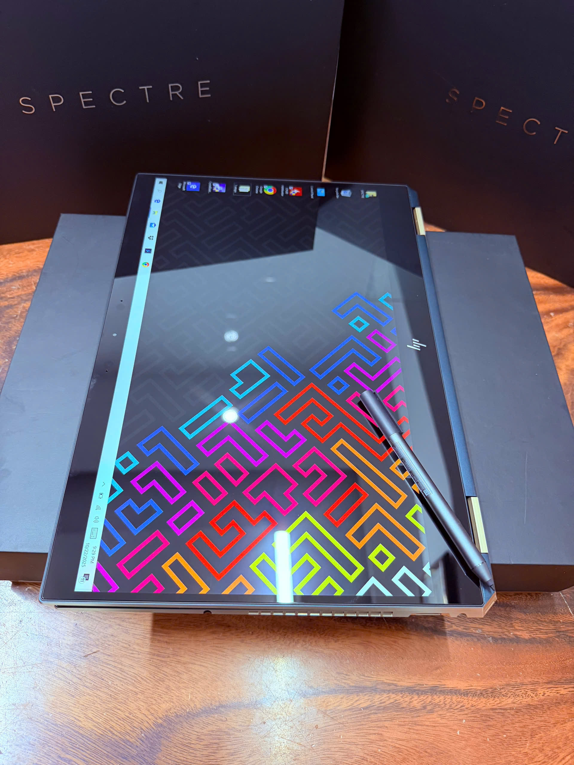 Hp Spectre 15 Gemcut Poseidon Blue 1