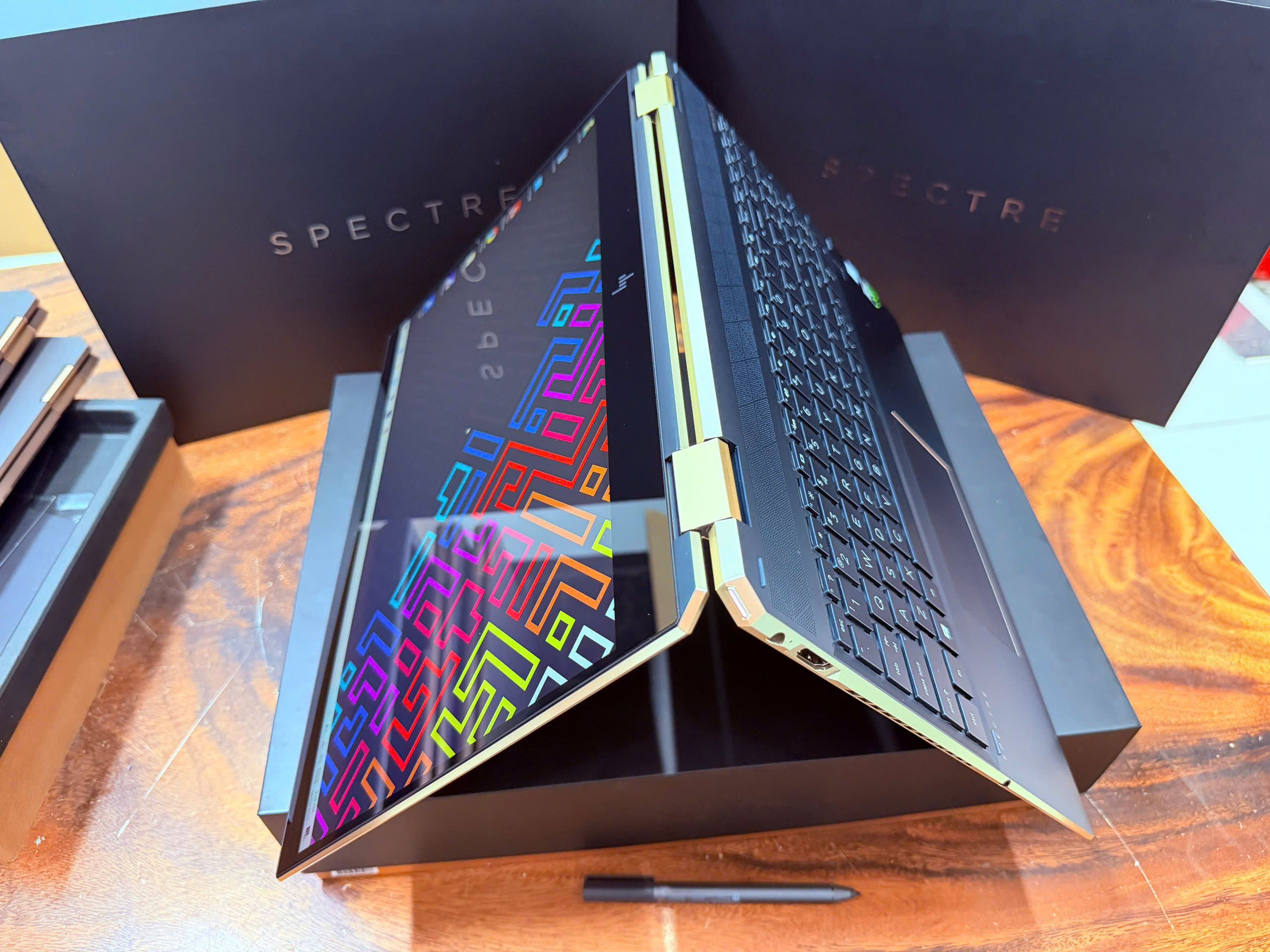 Hp Spectre 15 Gemcut Poseidon Blue 14