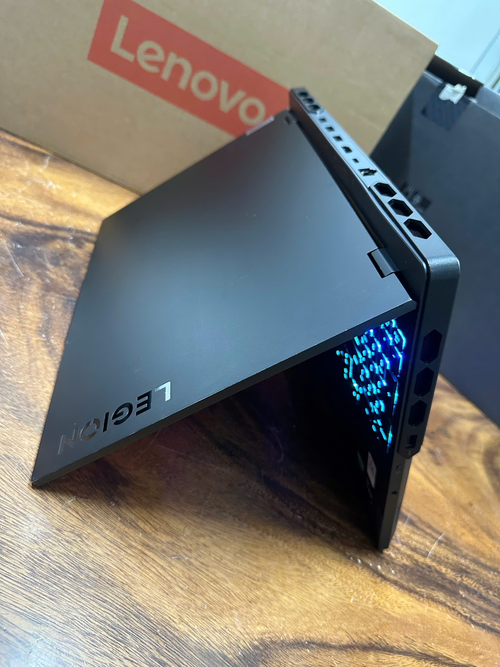 Legion Pro 7 16irx8h 2