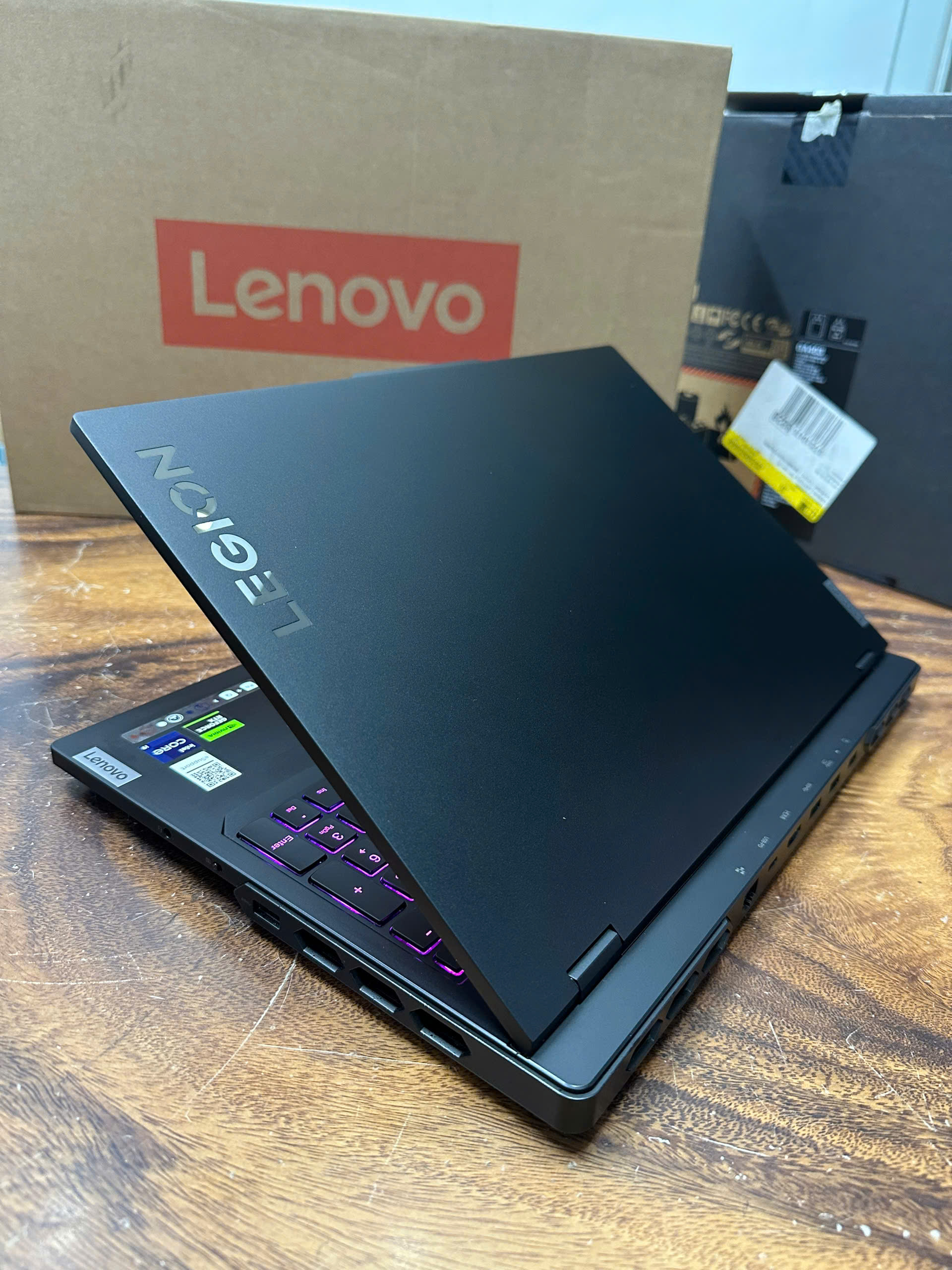 Legion Pro 7 16irx9h 2