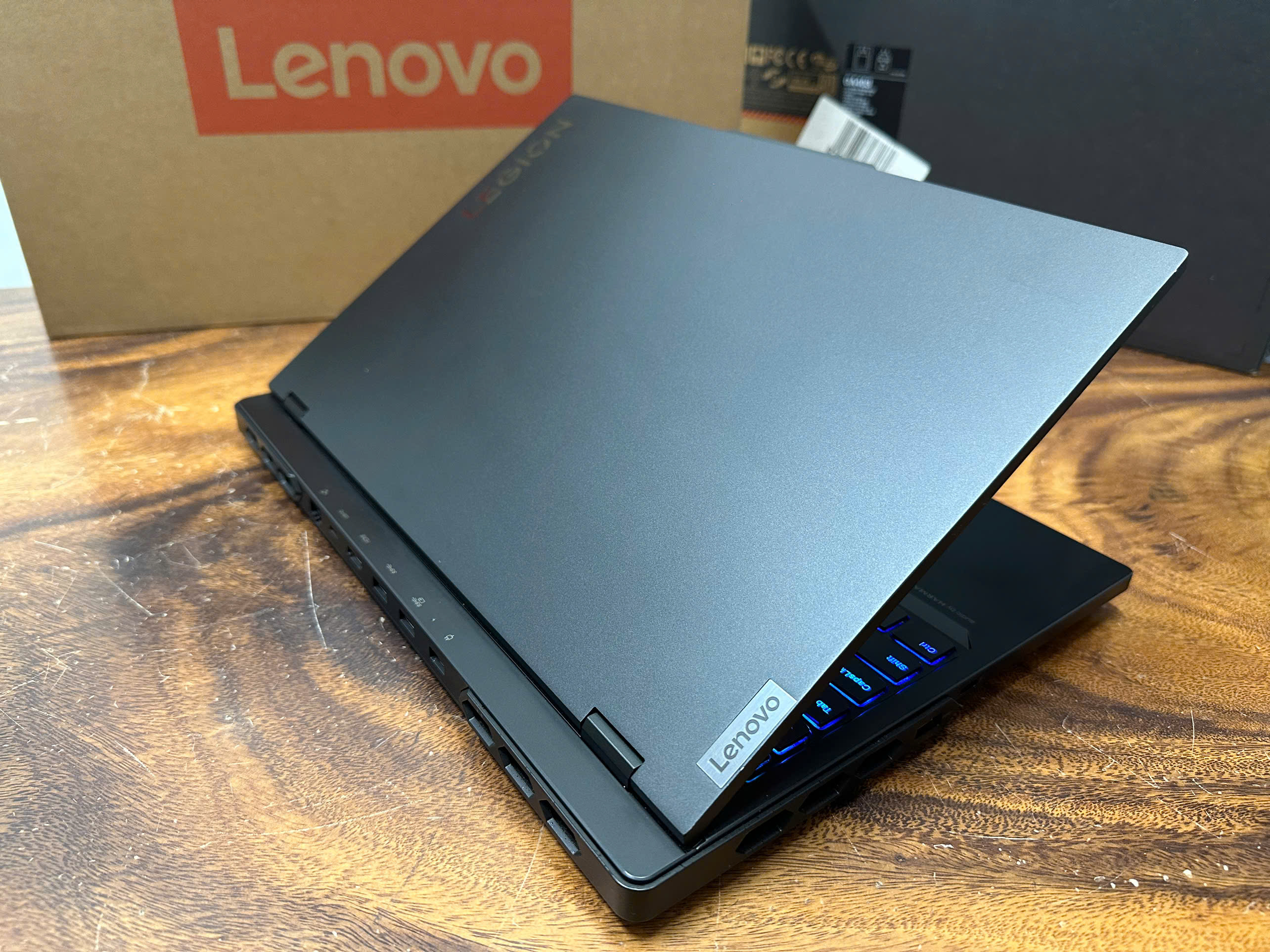 Legion Pro 7 16irx9h 4