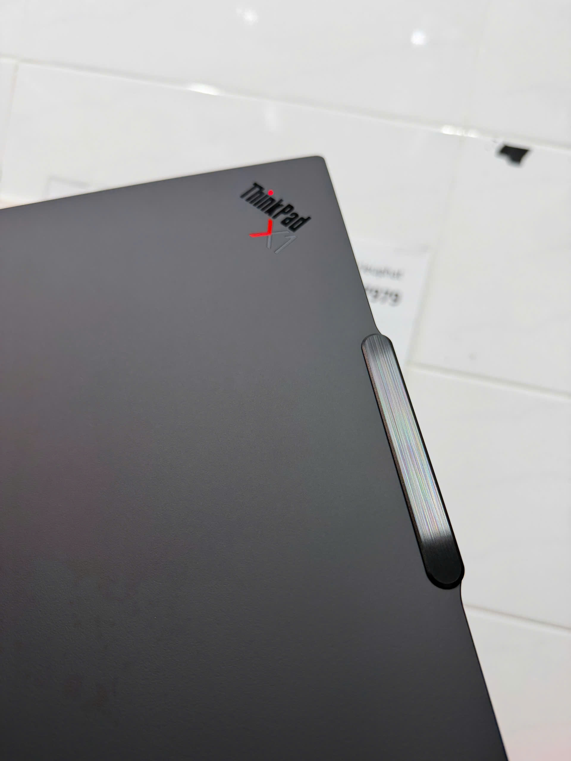 Thinkpad X1 Carbon Gen 12 Made In Vietnam 1