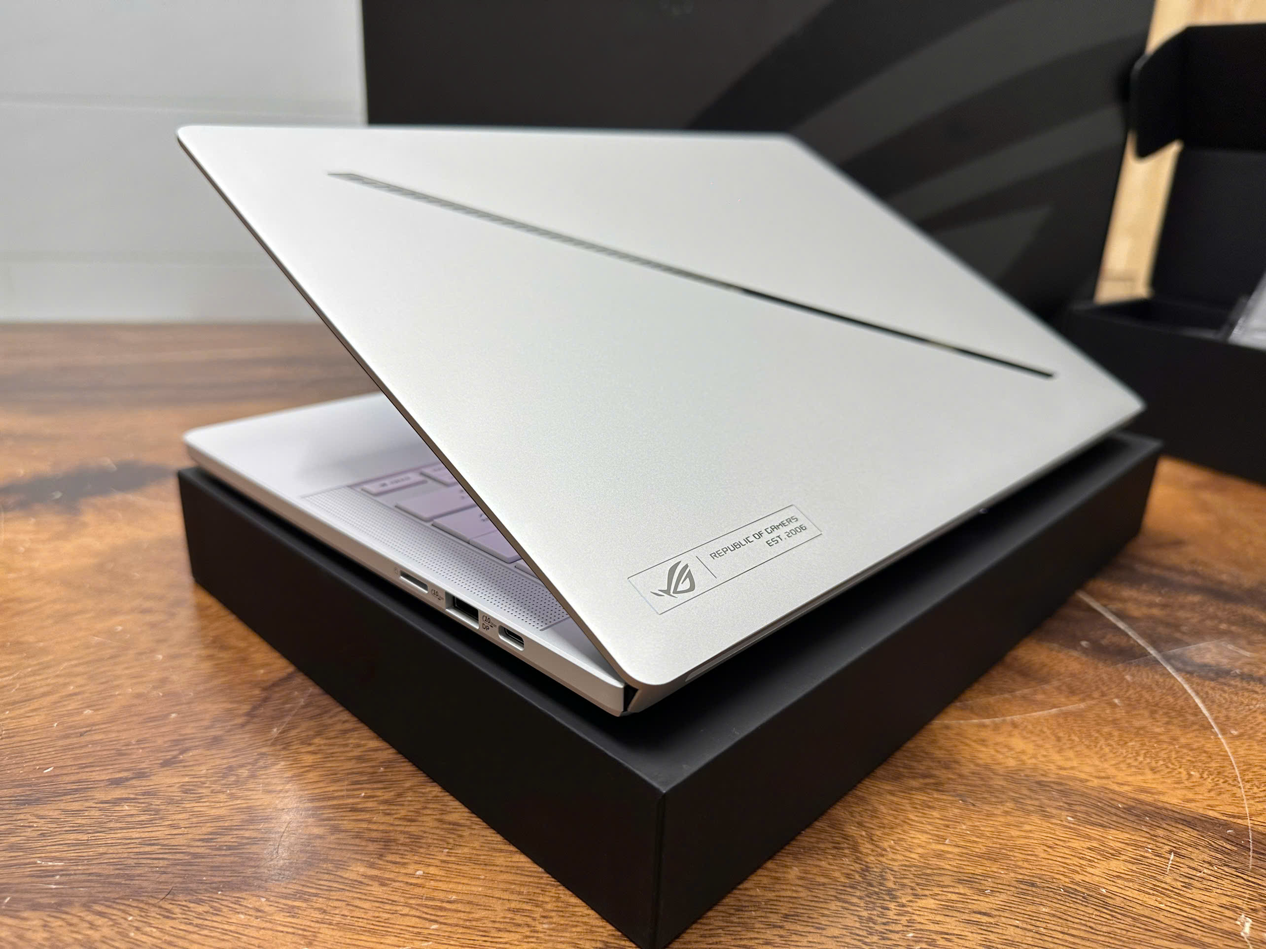 Asus Zephyrus G14 Ga403u 1