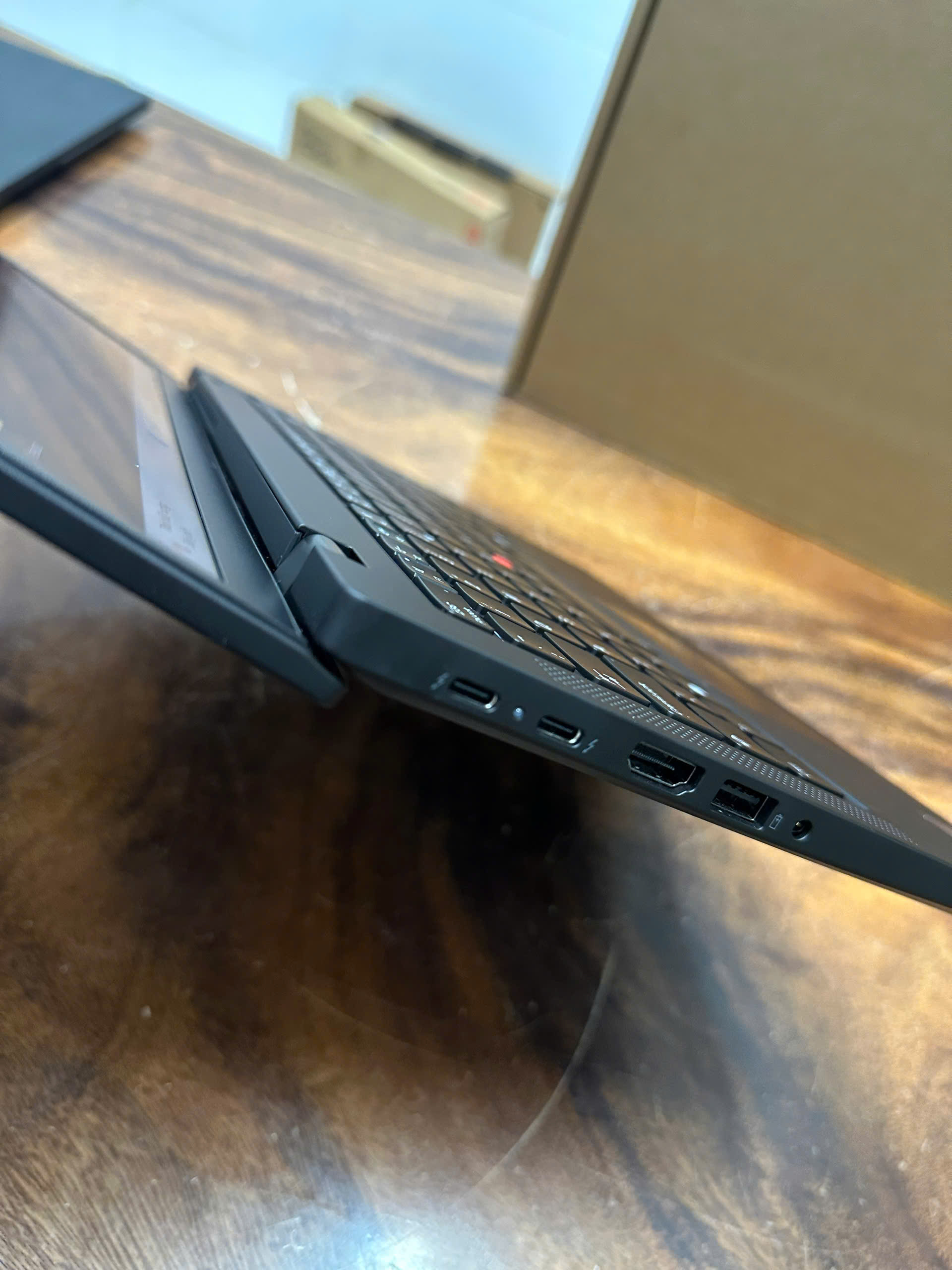 Thinkpad T14 Gen 5 Ultra 7 4