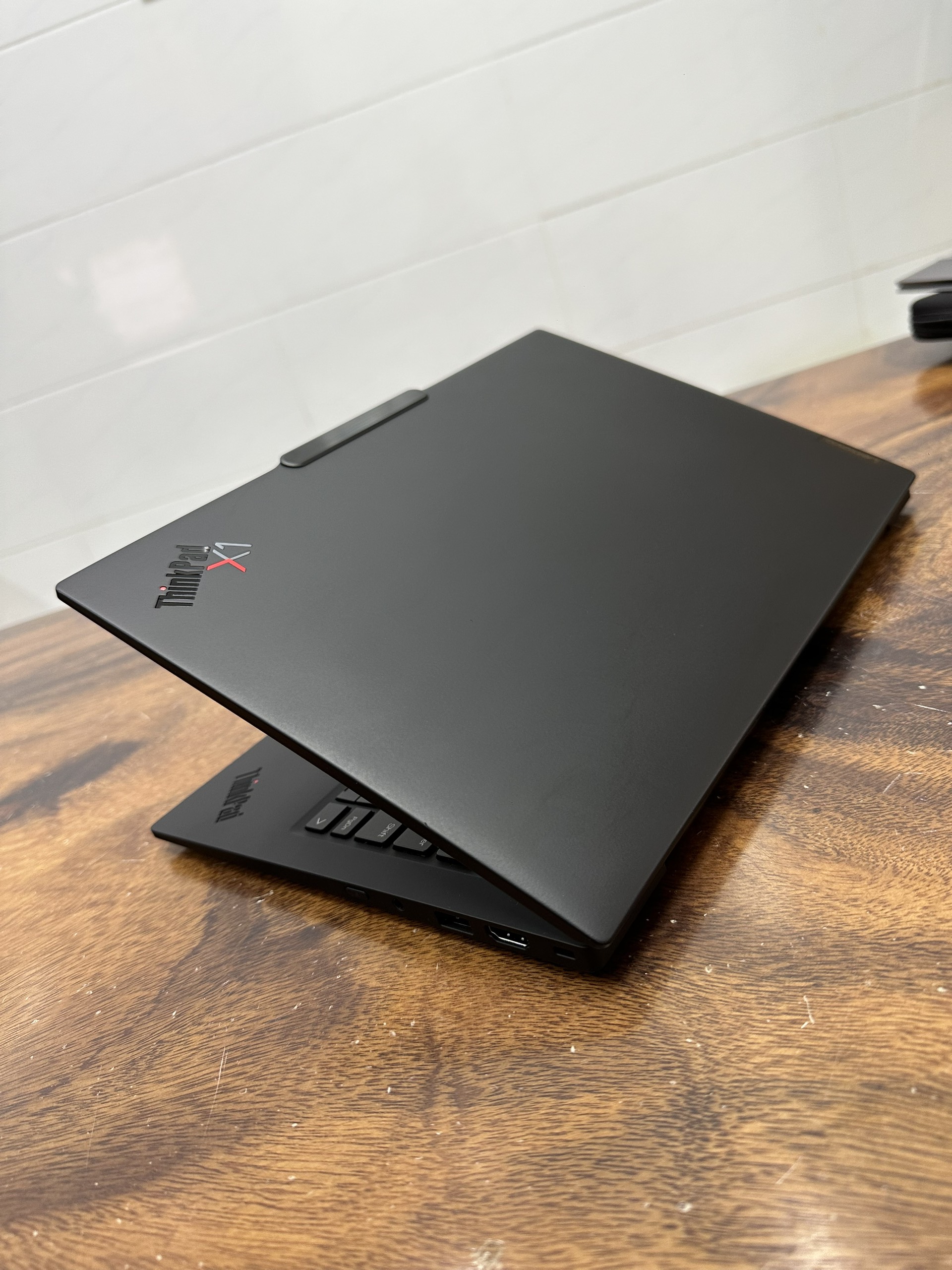 Thinkpad X1 Carbon Gen 12 1