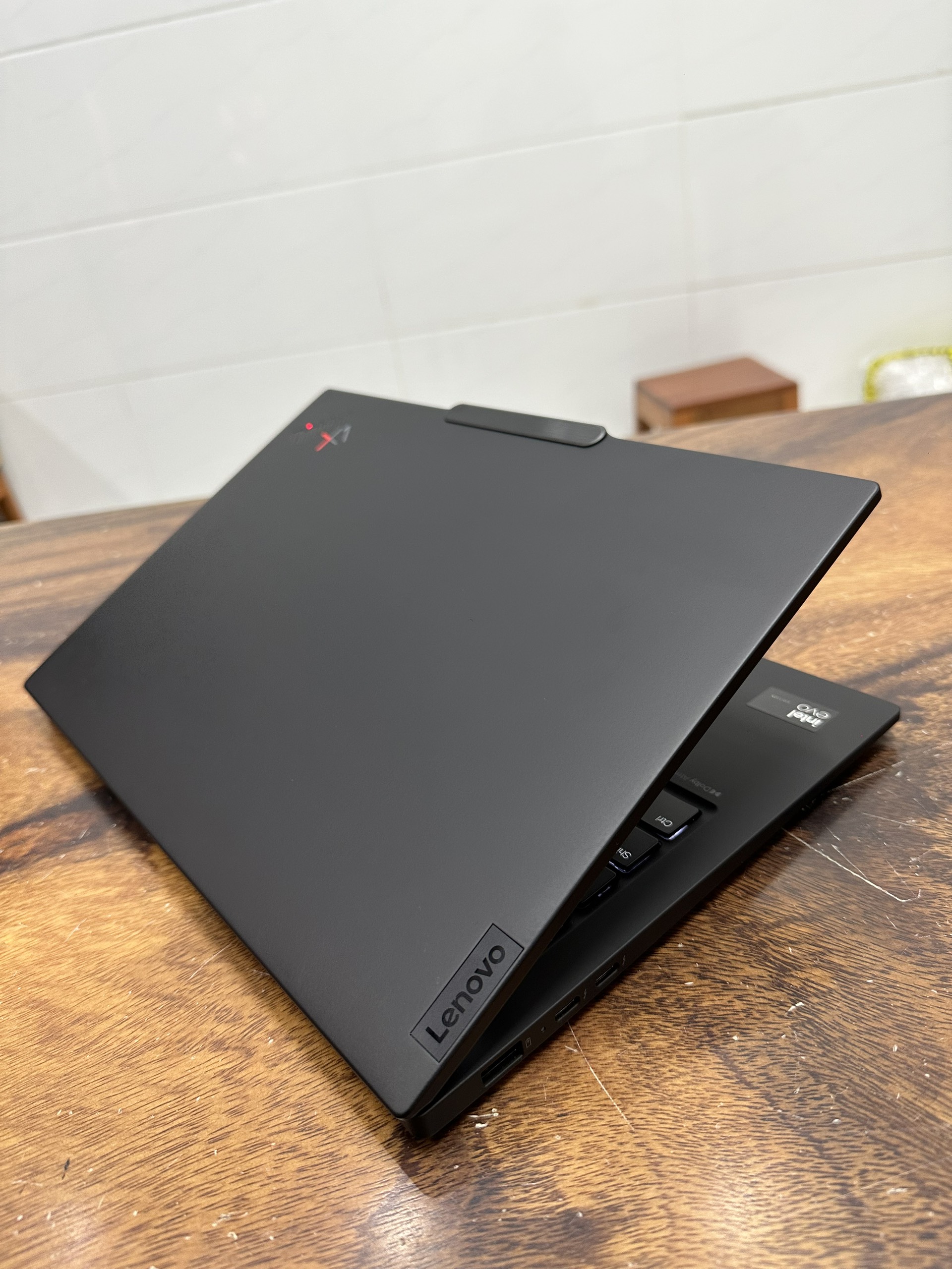 Thinkpad X1 Carbon Gen 12 11