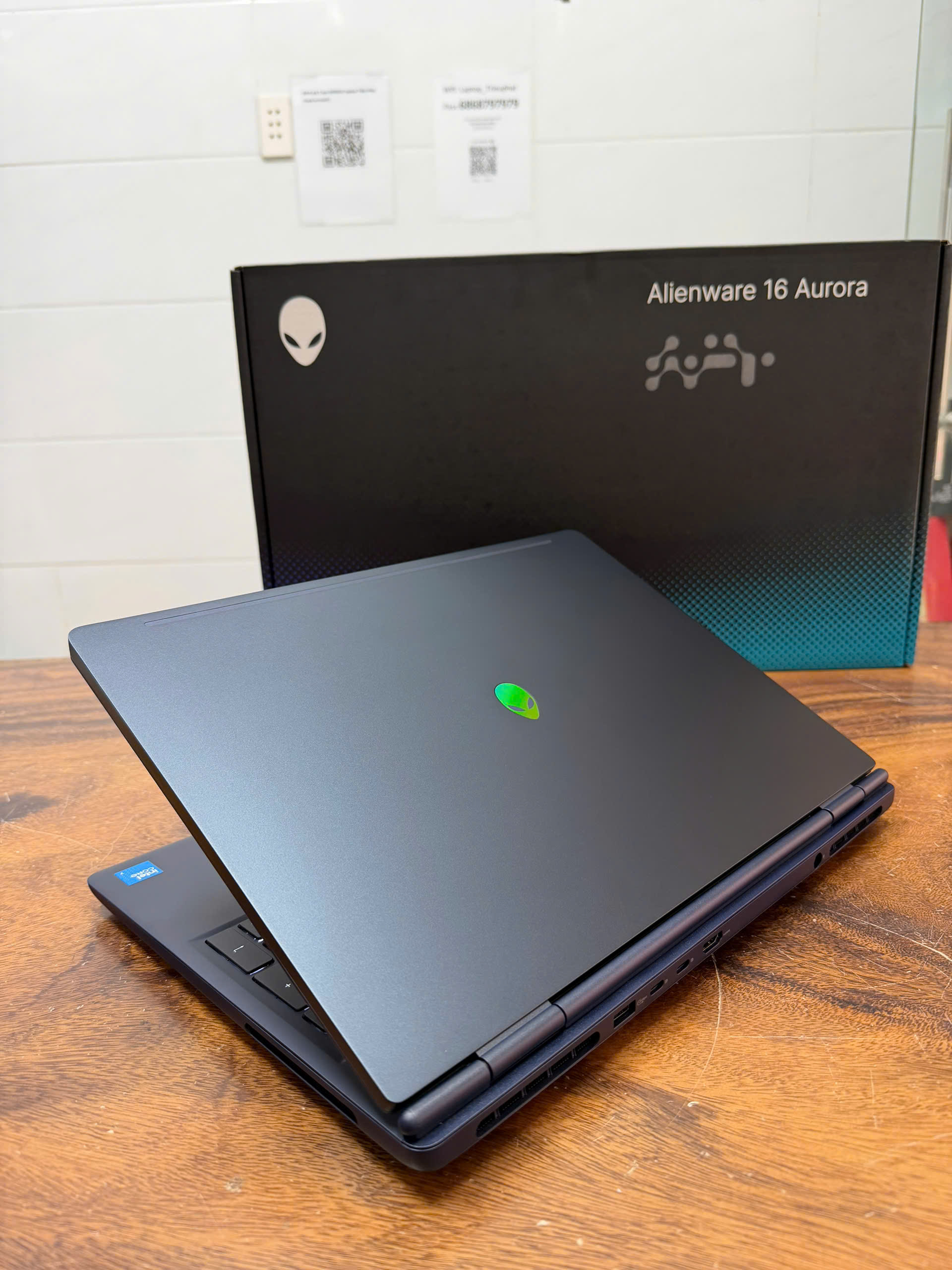 Alienware 16 Aurora Ac16250 9