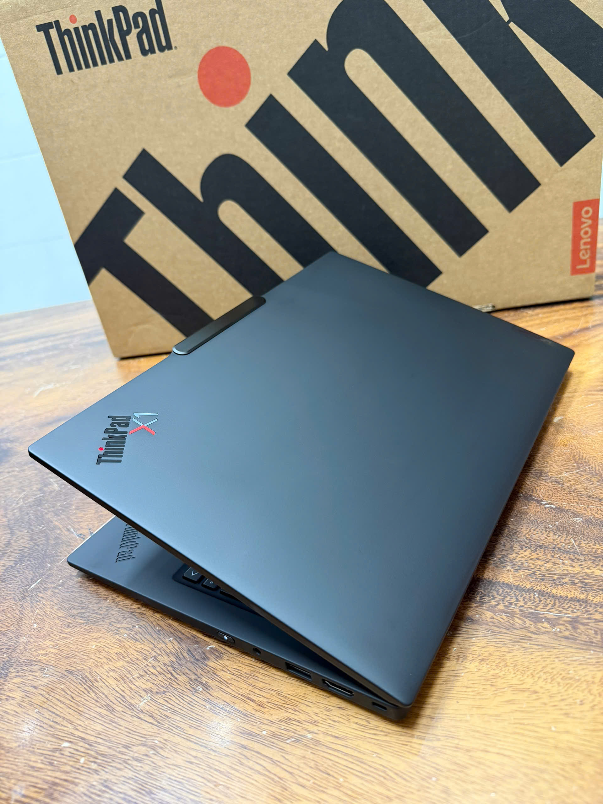Thinkpad X1 Carbon Gen 12 11