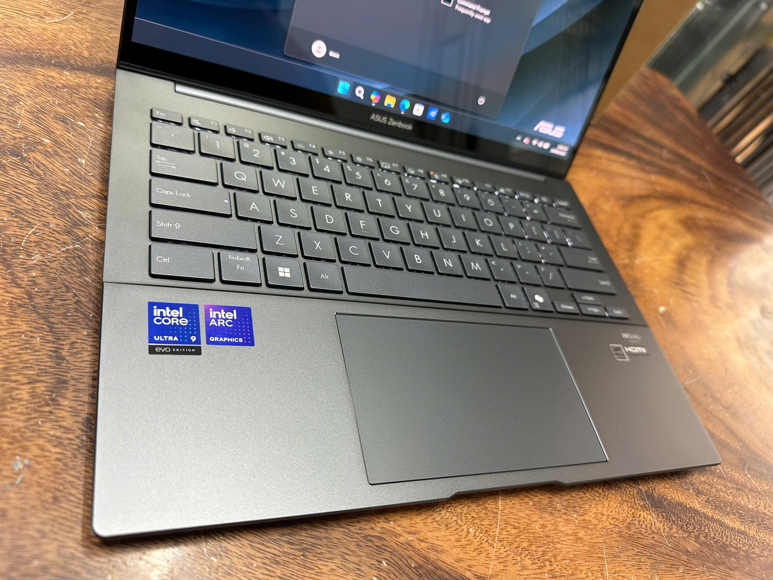 Asus Zenbook 14 Ux3405ca 9
