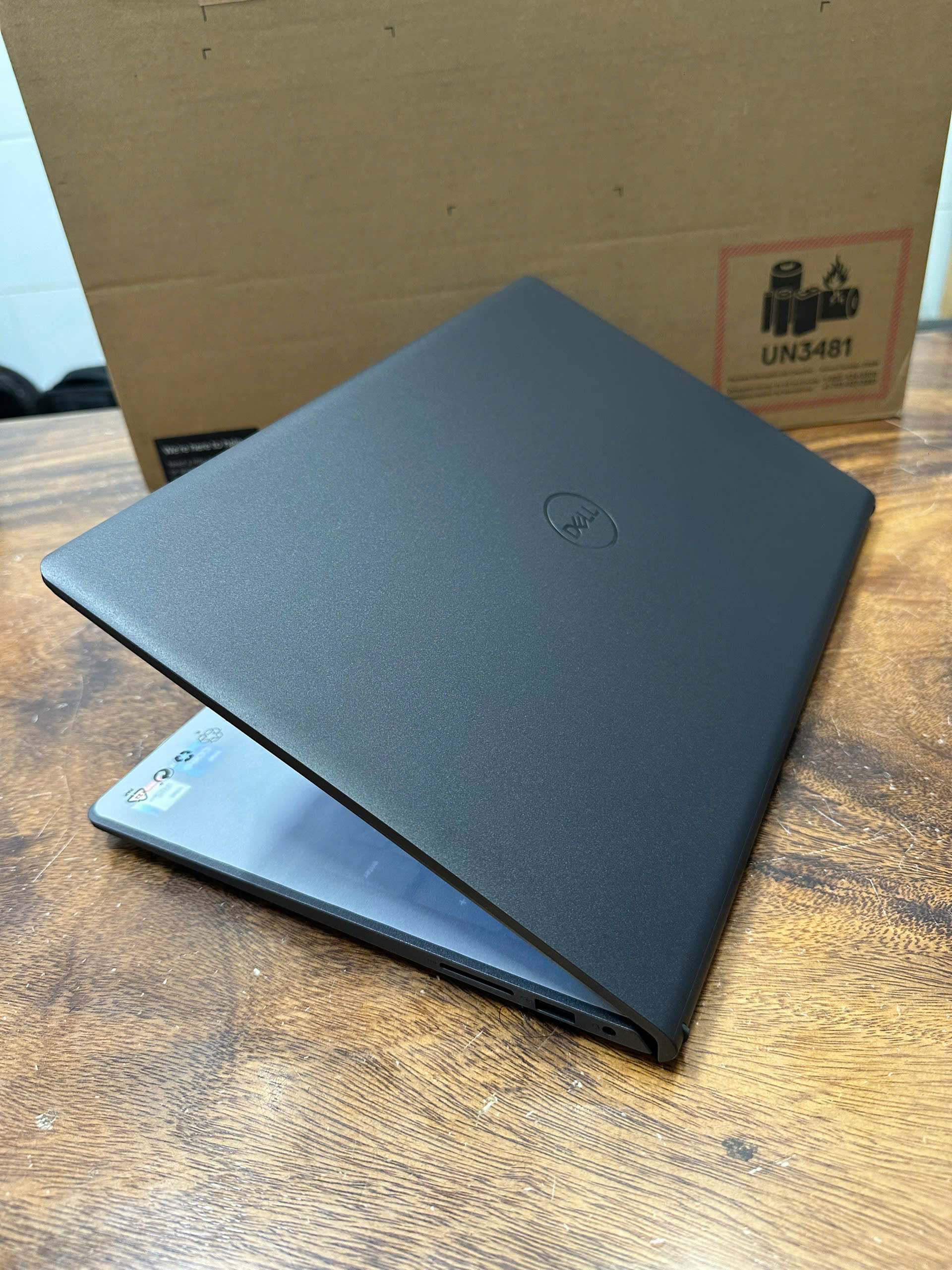 Dell Inspiron 3530 2