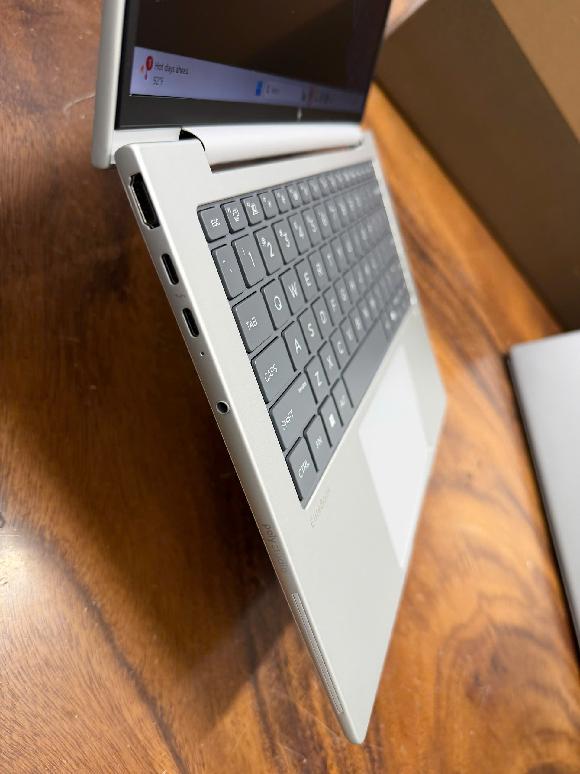 Hp Elitebook 8 G1a 14 Ai 2