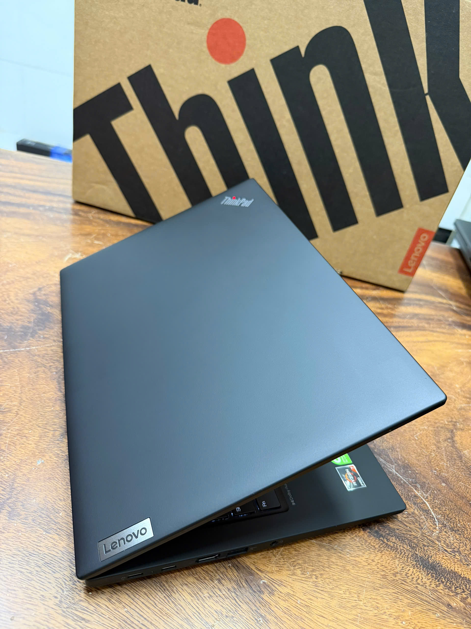 Thinkpad T14s Gen 4 Ryzen 7 9