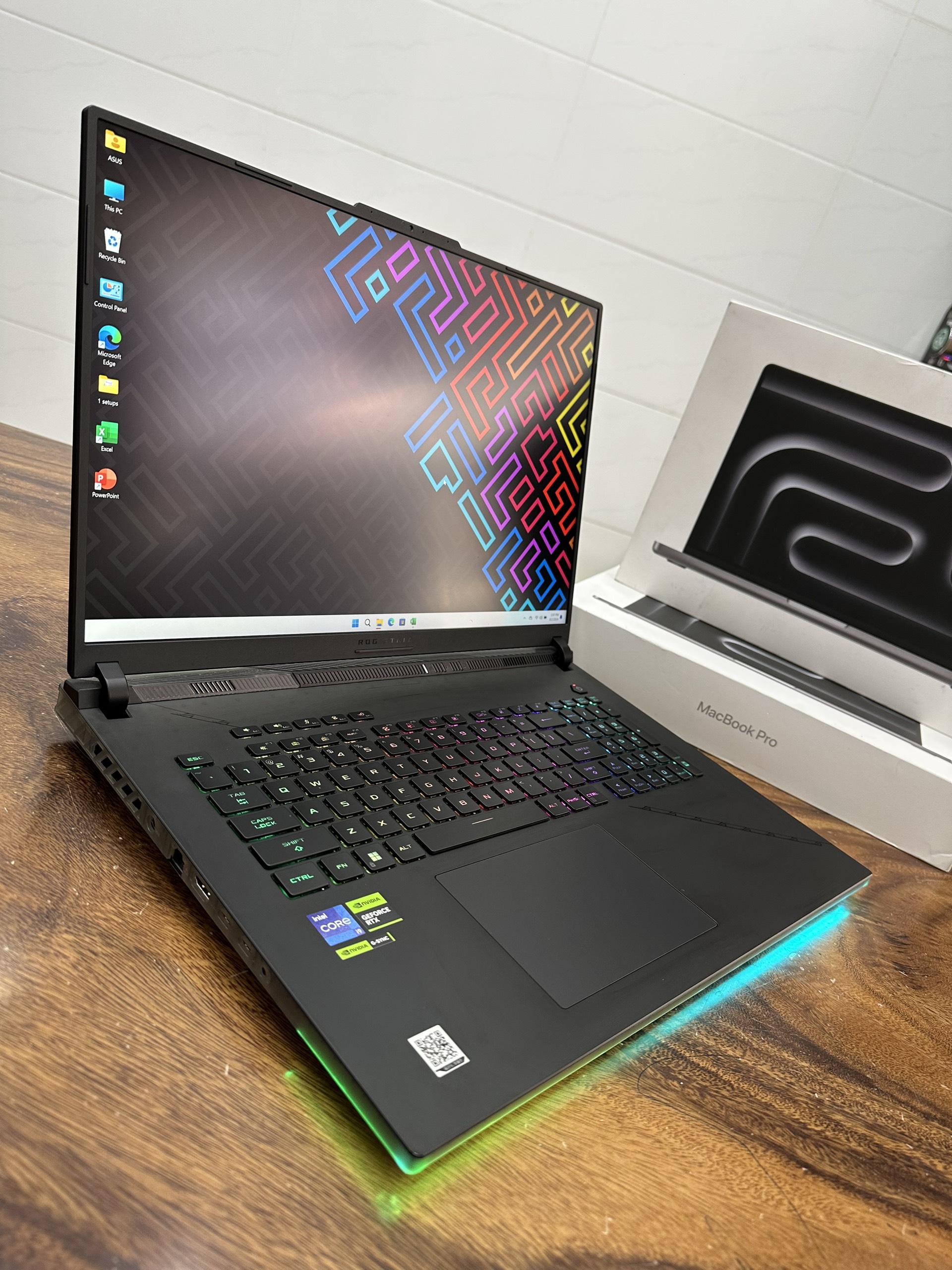 Asus Rog Strix Scar 18 8