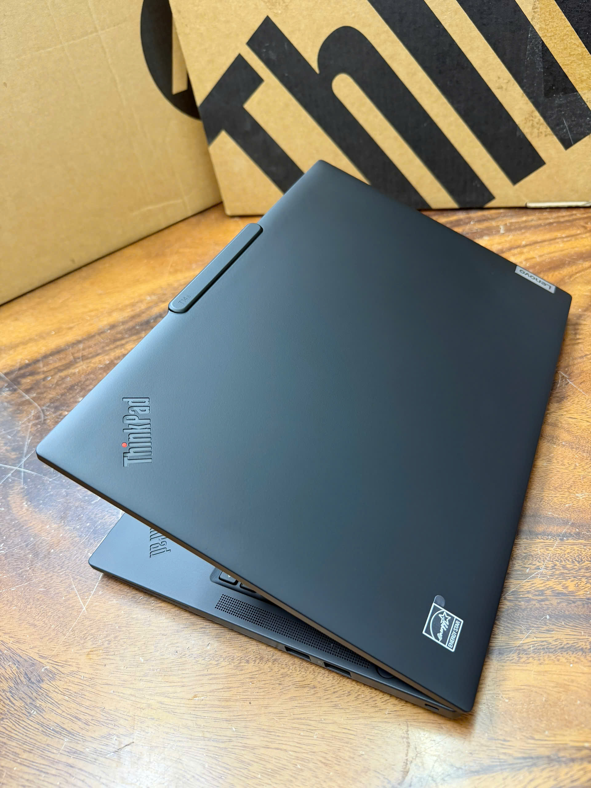 Thinkpad T14s Gen 6 Ryzen 7 8