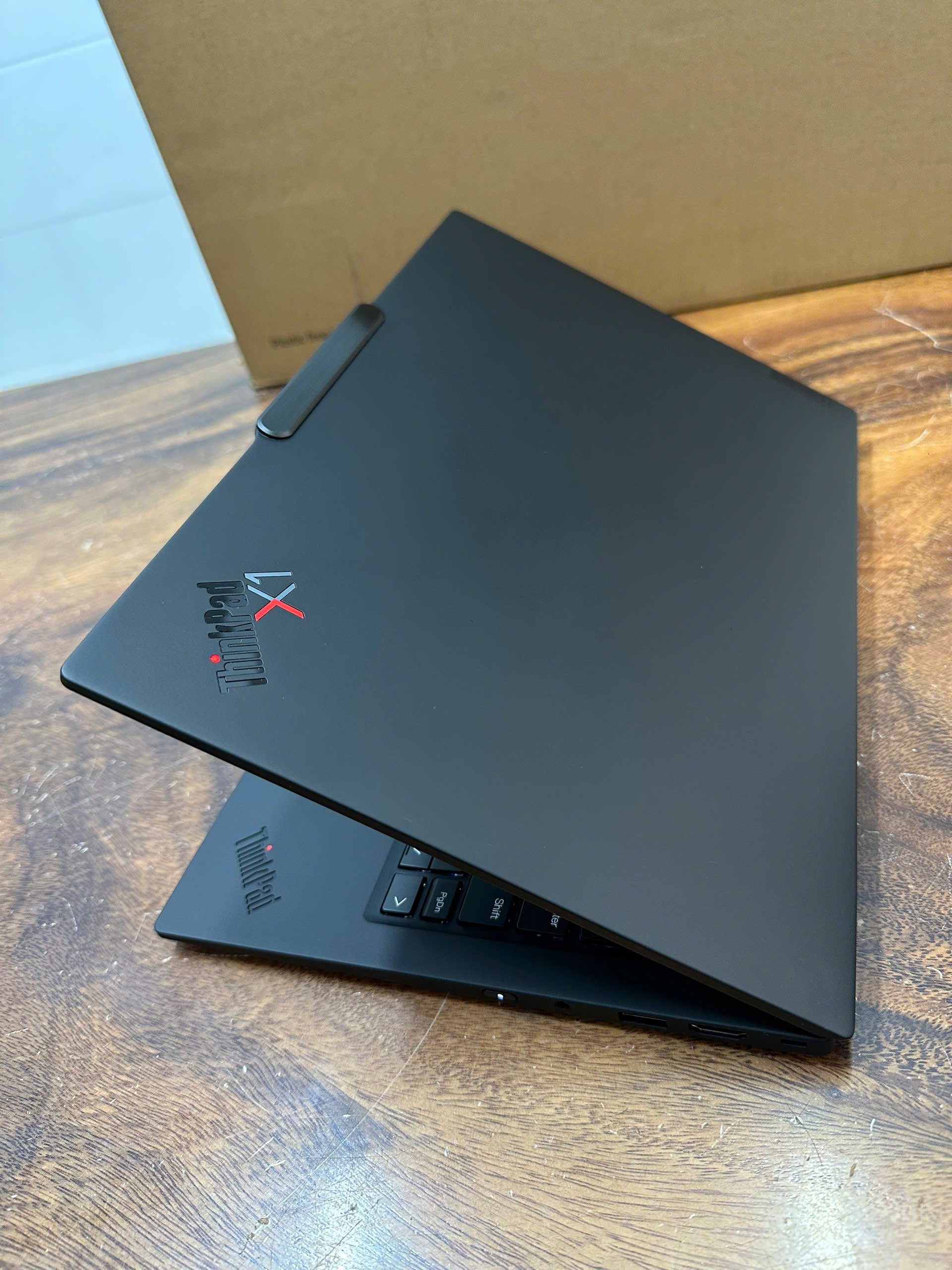 Thinkpad X1 Carbon Gen 13 Aura Edition 1