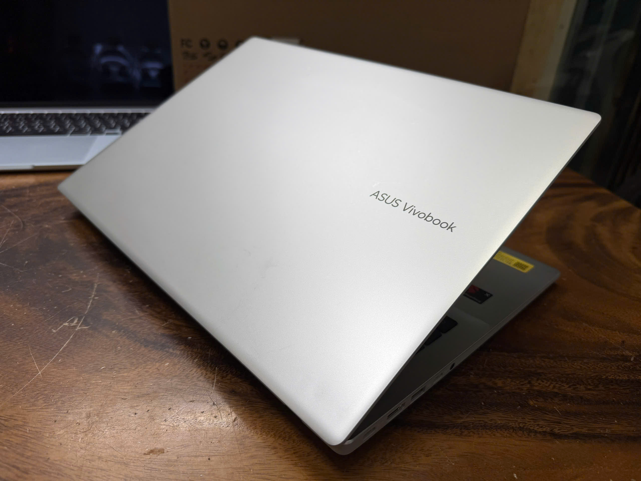 Asus Vivobook 16 X1607qa 3