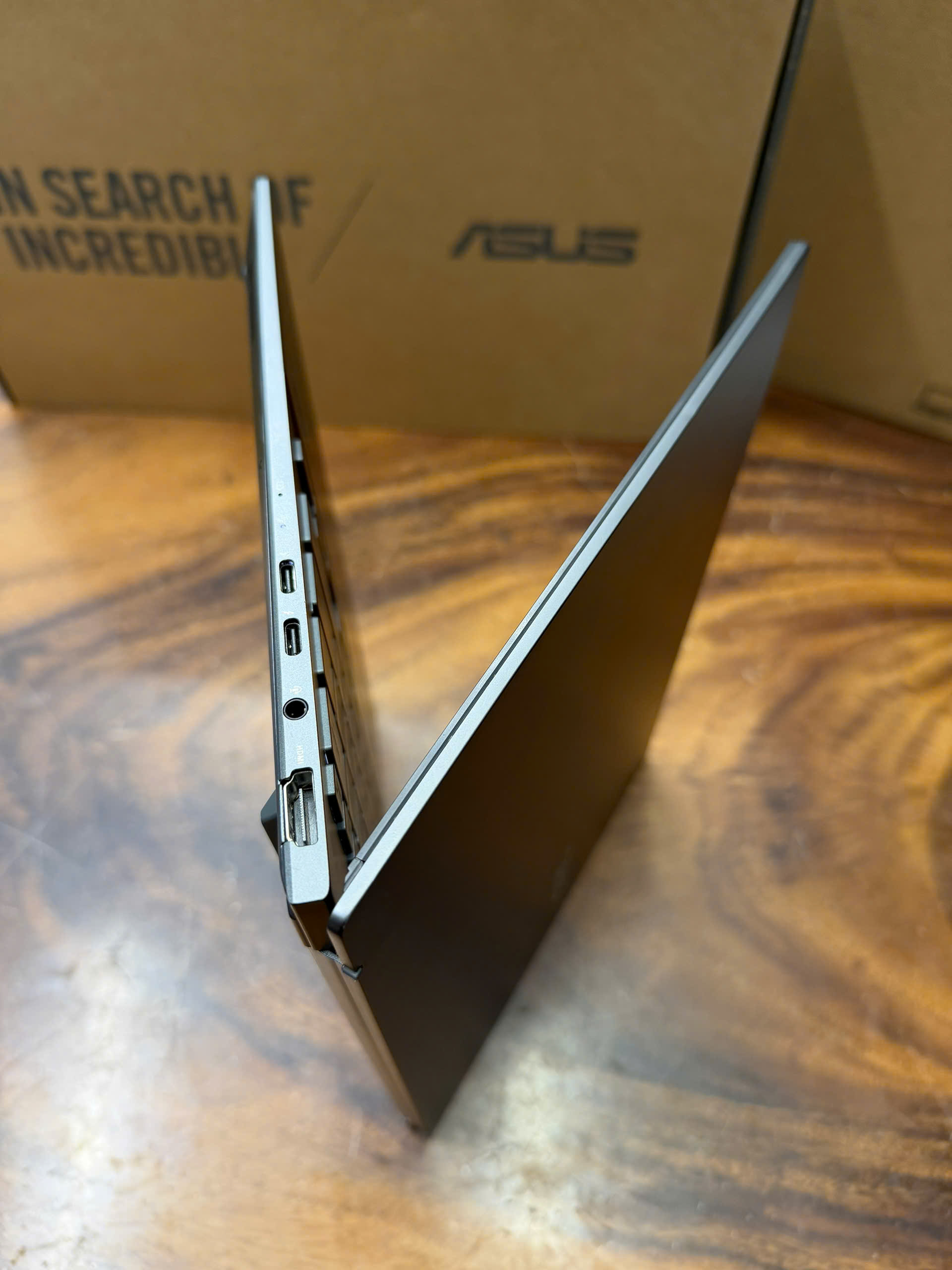 Asus Zenbook 14 Q415 2