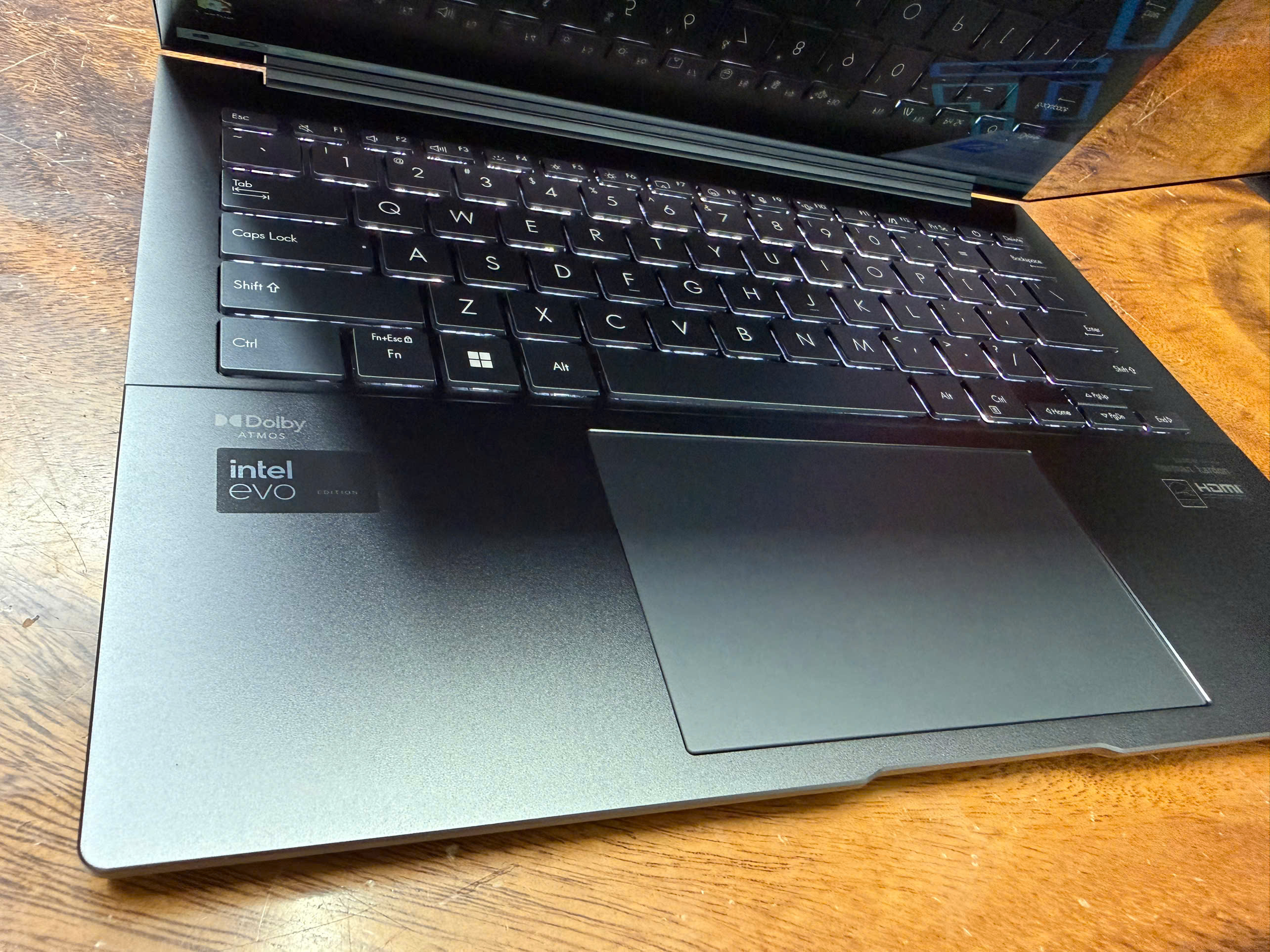 Asus Zenbook 14 Q415 3