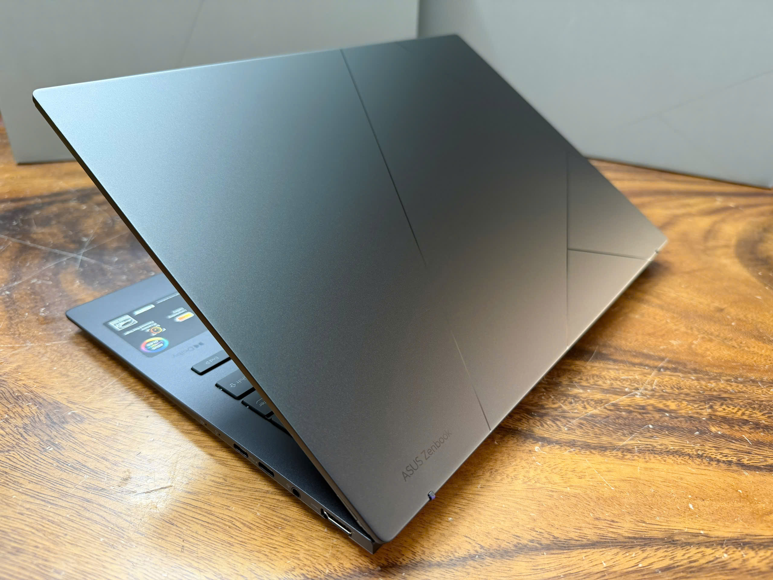 Asus Zenbook 14 Um3406ma 3