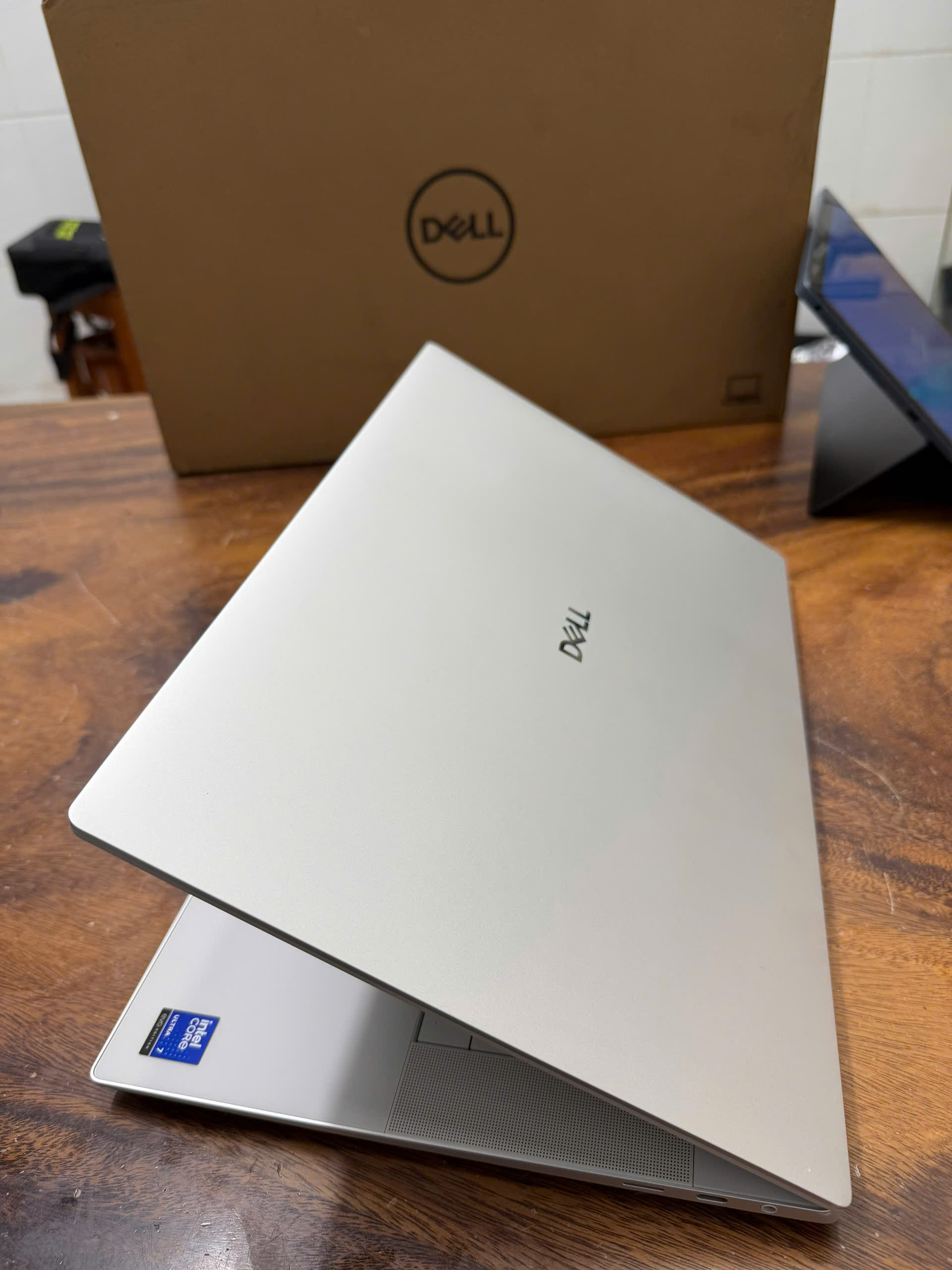 Dell Xps 16 Dell 16 Premium Da16250 3