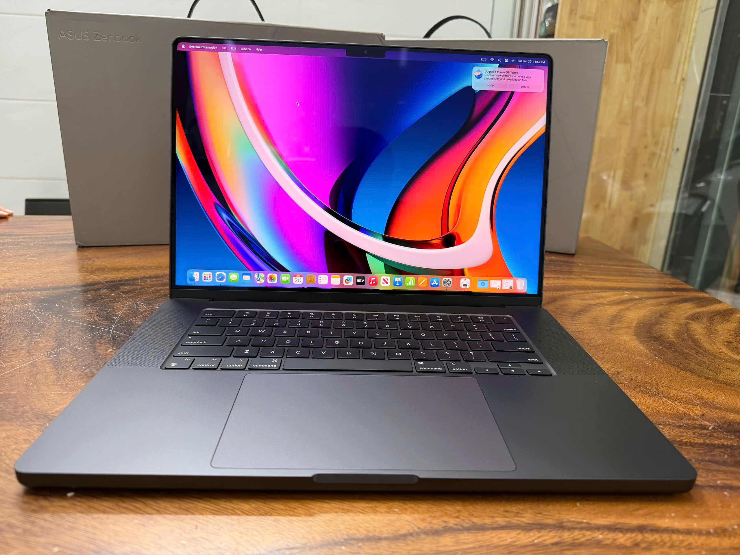Macbook Pro 16 M4 New 10