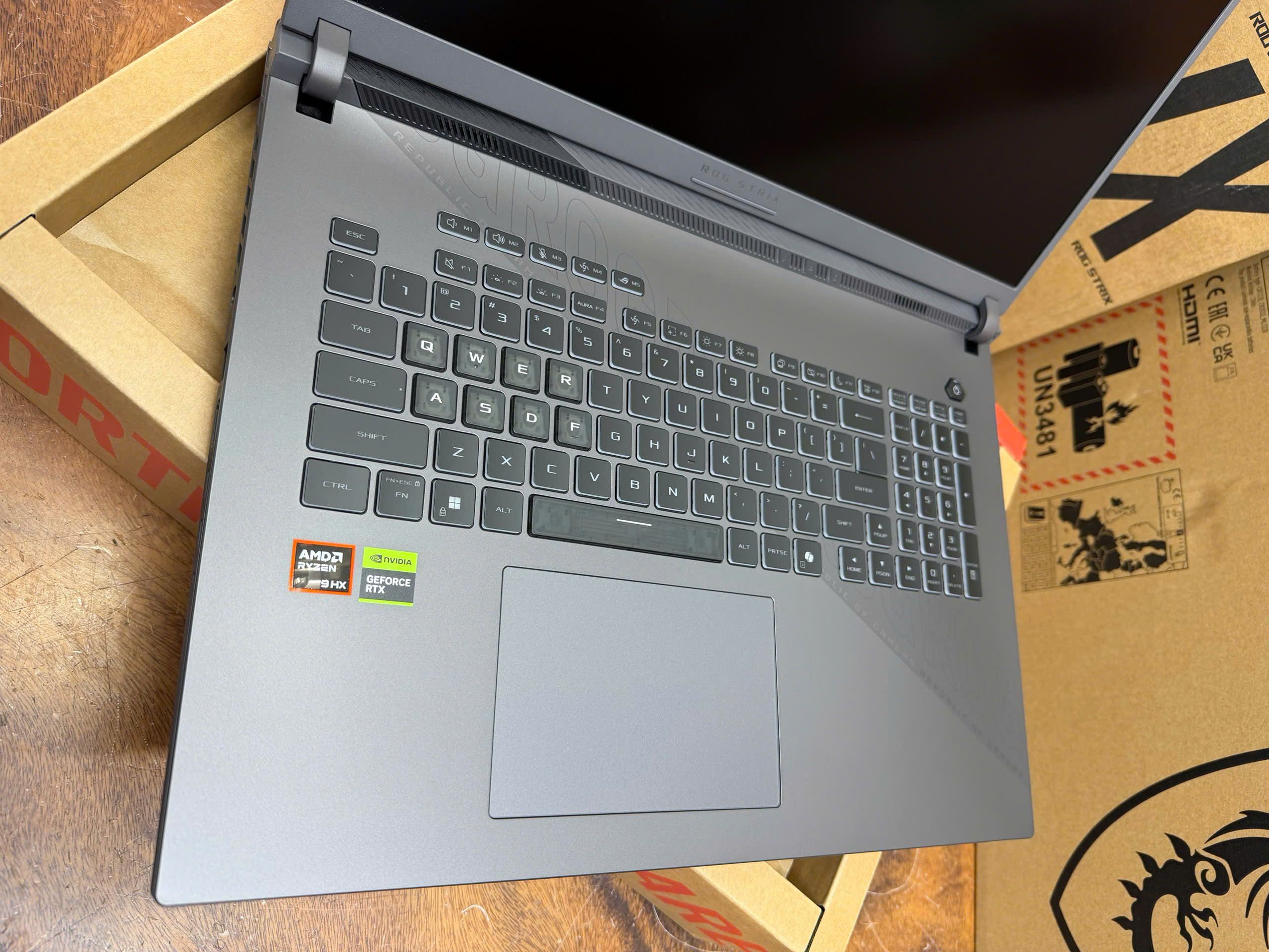 Asus Rog G18 G814 2