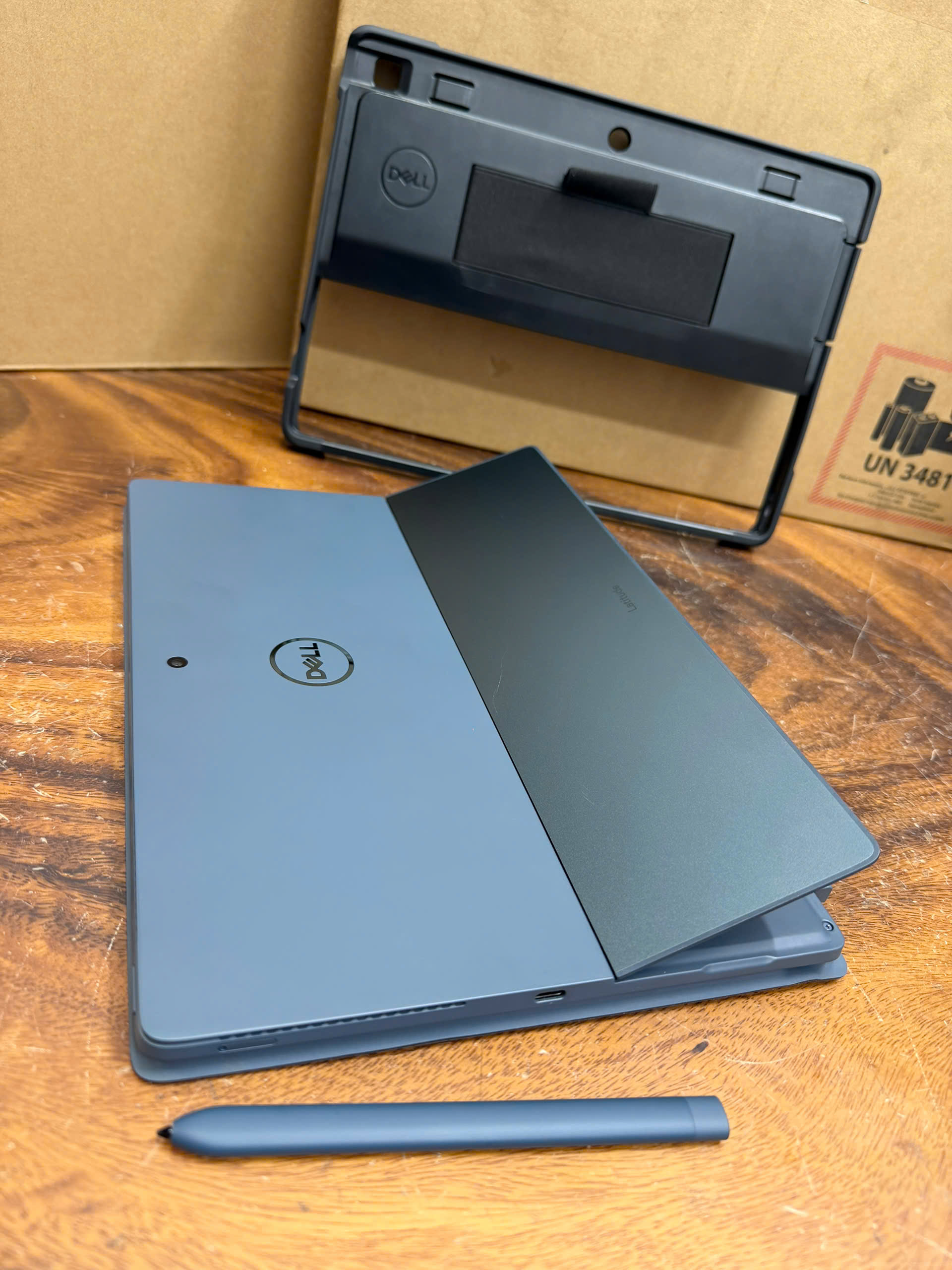 Dell Latitude 7350 Detachable Max 1