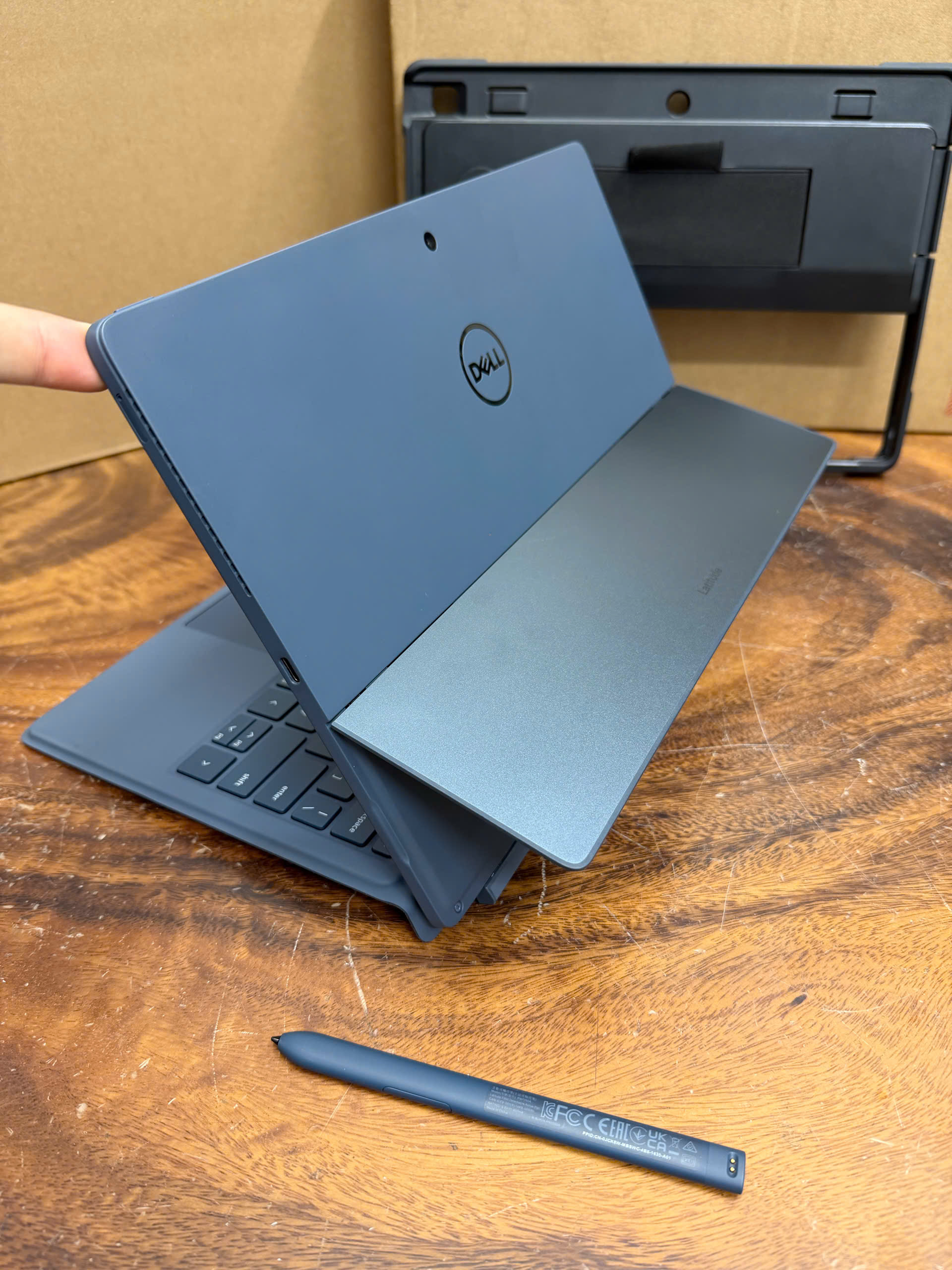 Dell Latitude 7350 Detachable Max 4