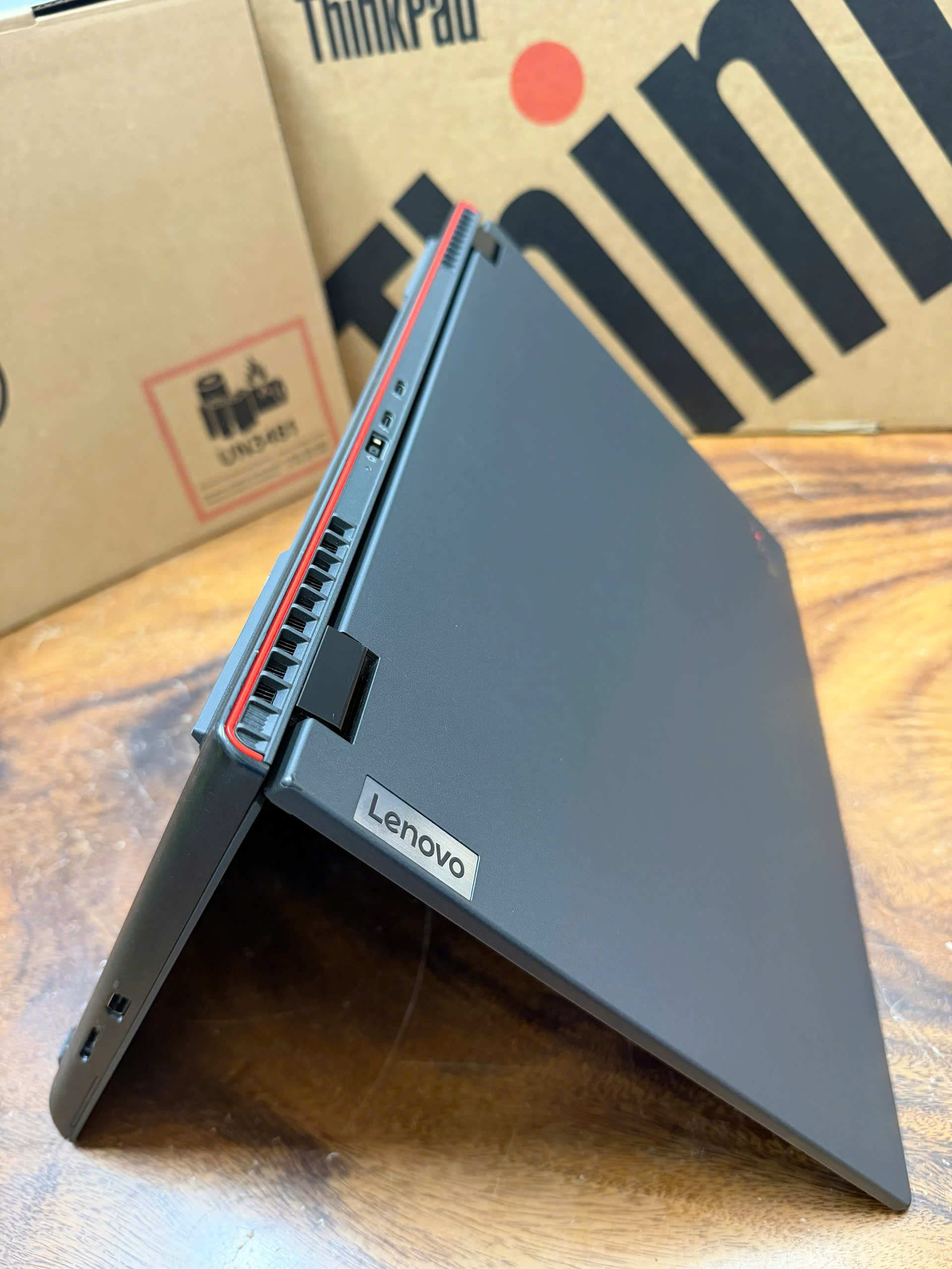 Thinkpad P16v I7 1