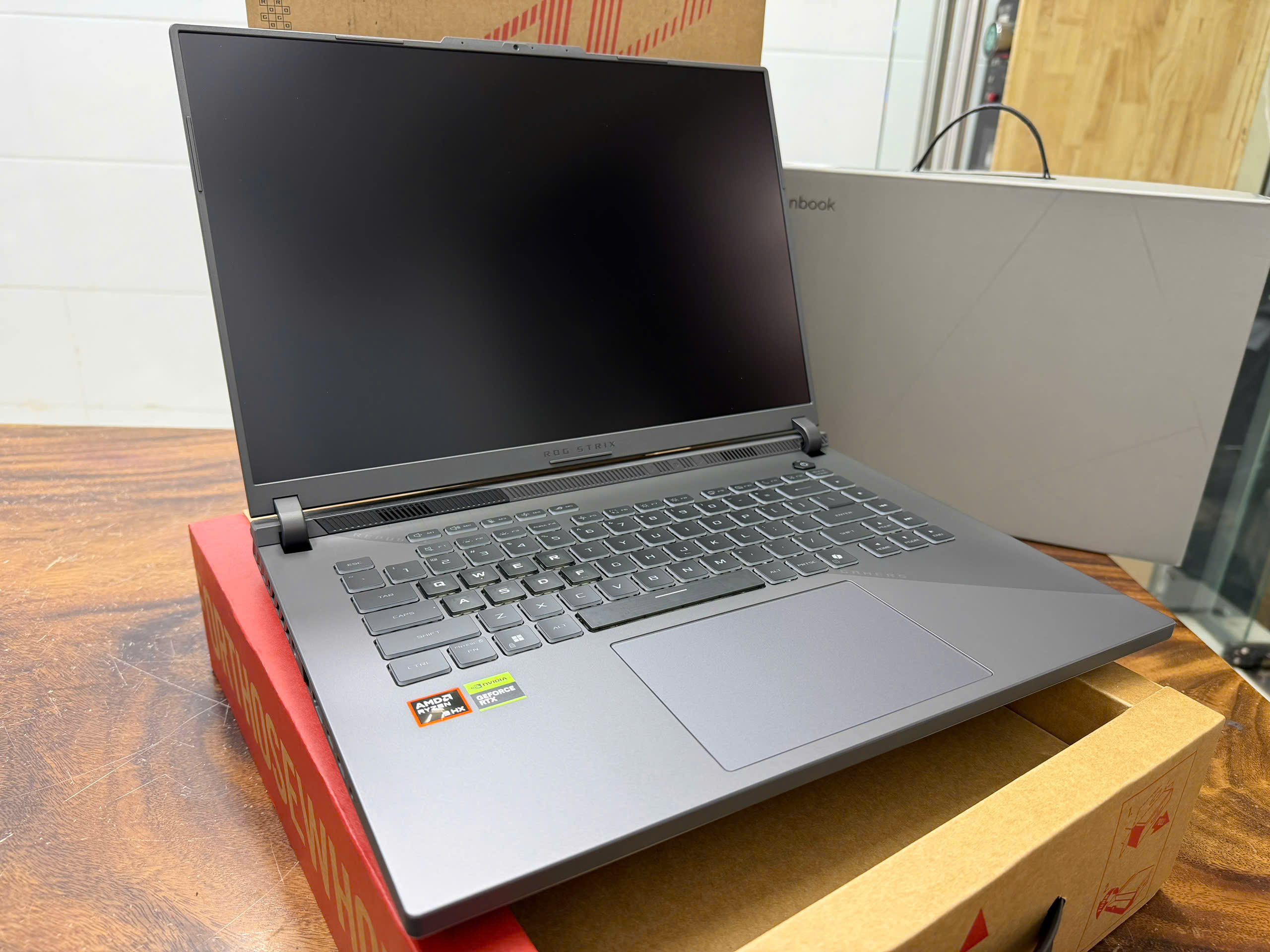 Asus Rog G16 G614f 6