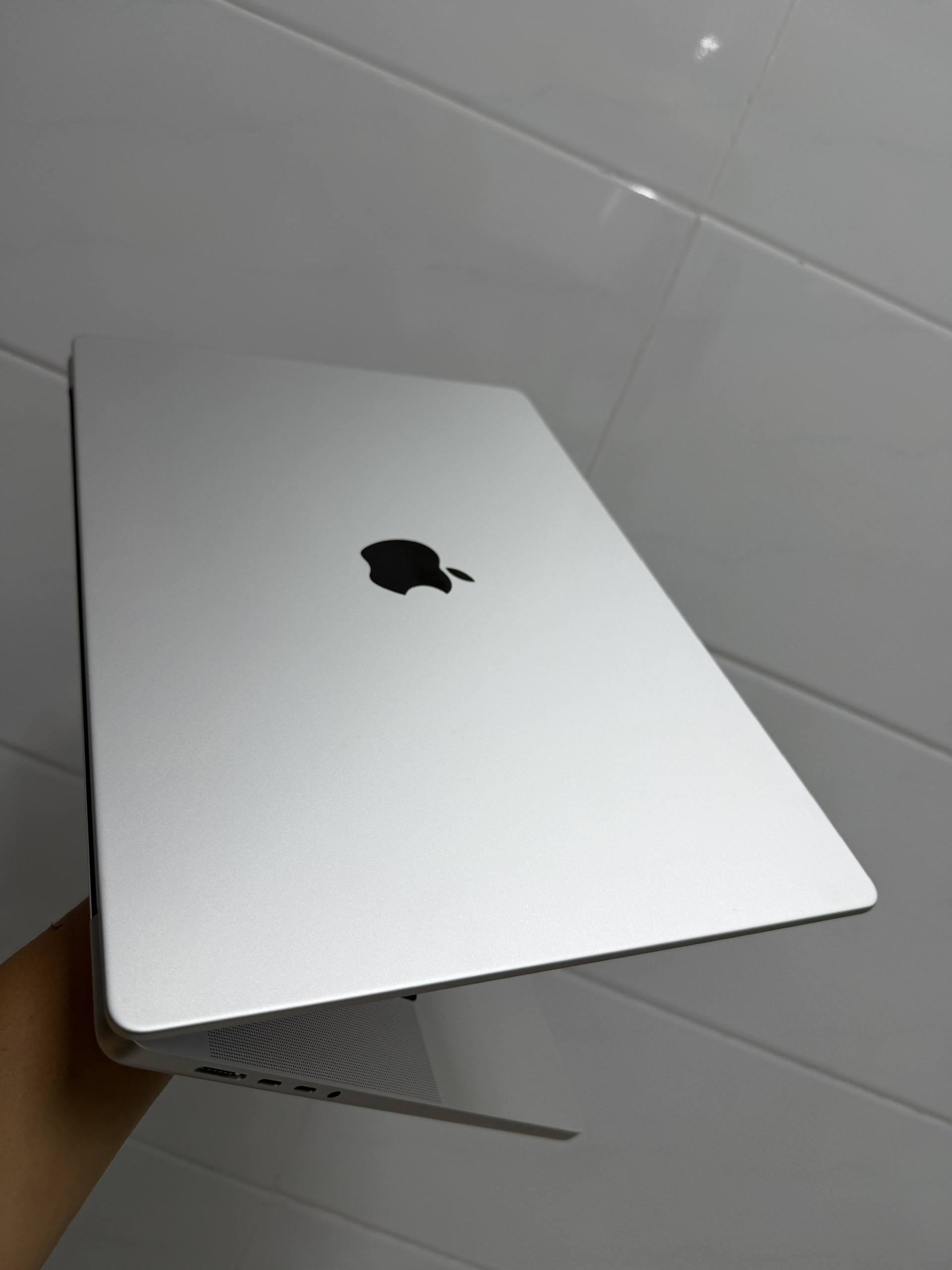 Macbook Pro 16 M4 Silver 5