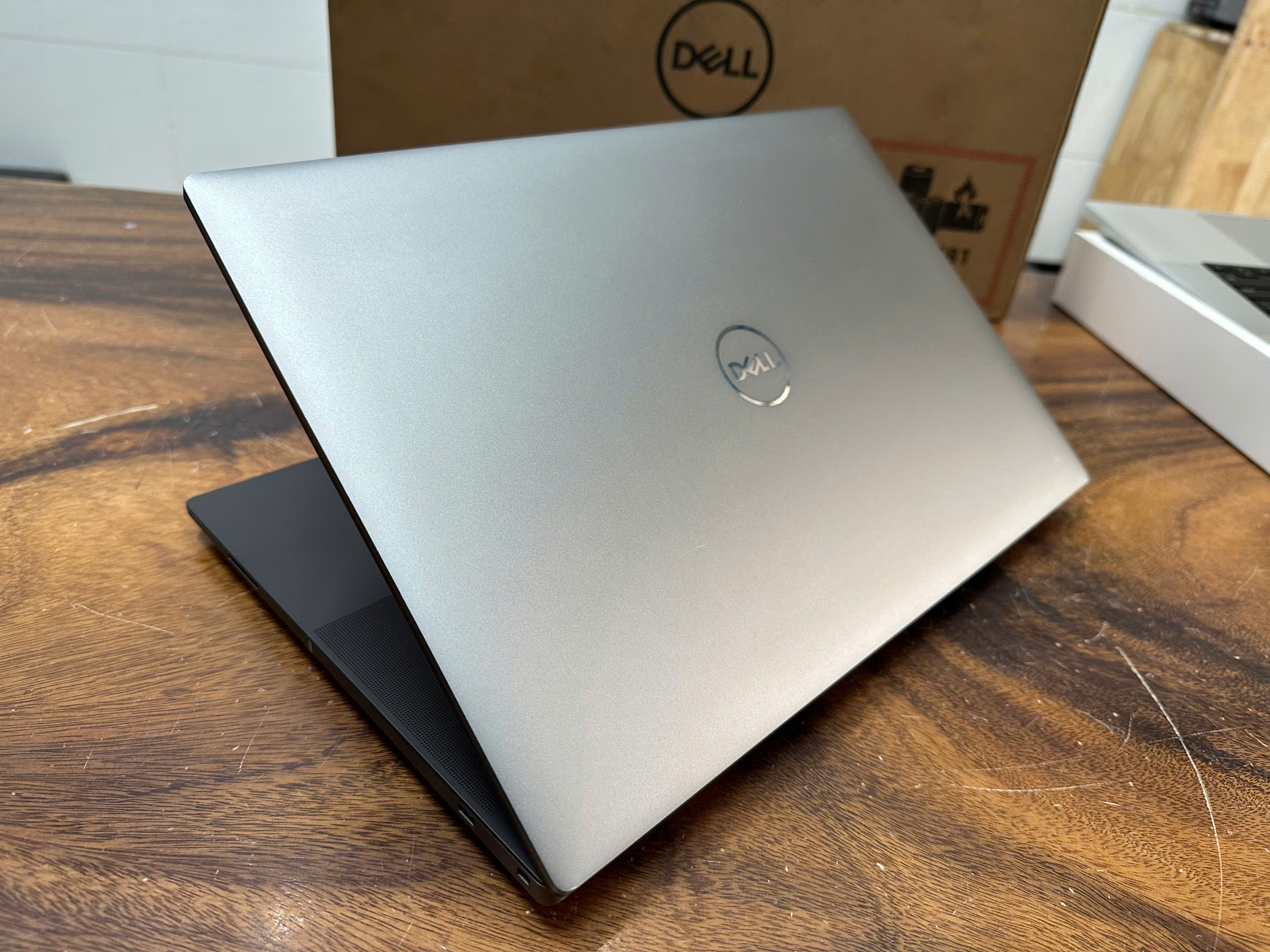 Dell Precision 5690 Oled 2