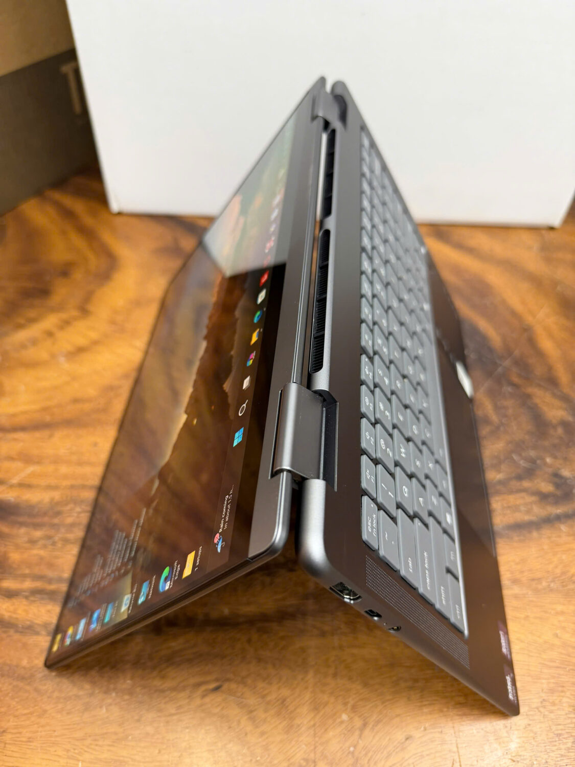 Lenovo Yoga 7i 2 In 1 14ill10 8