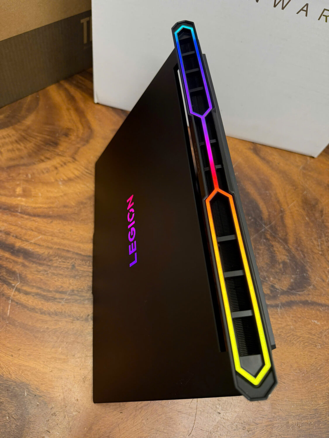 Lenovo Legion Pro 7 16iax10h Fifa Edition 9