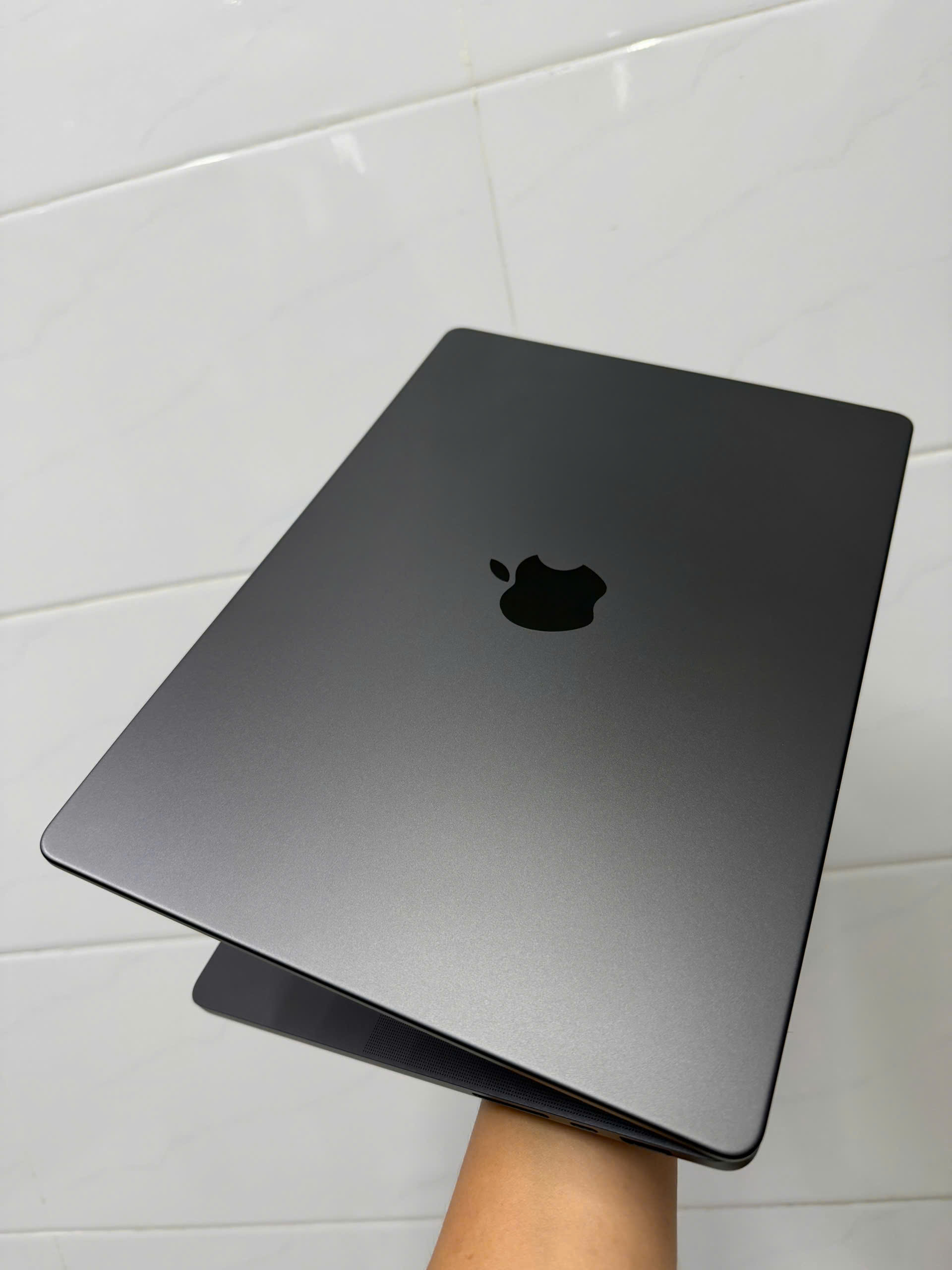 Macbook Pro 14in M5 6