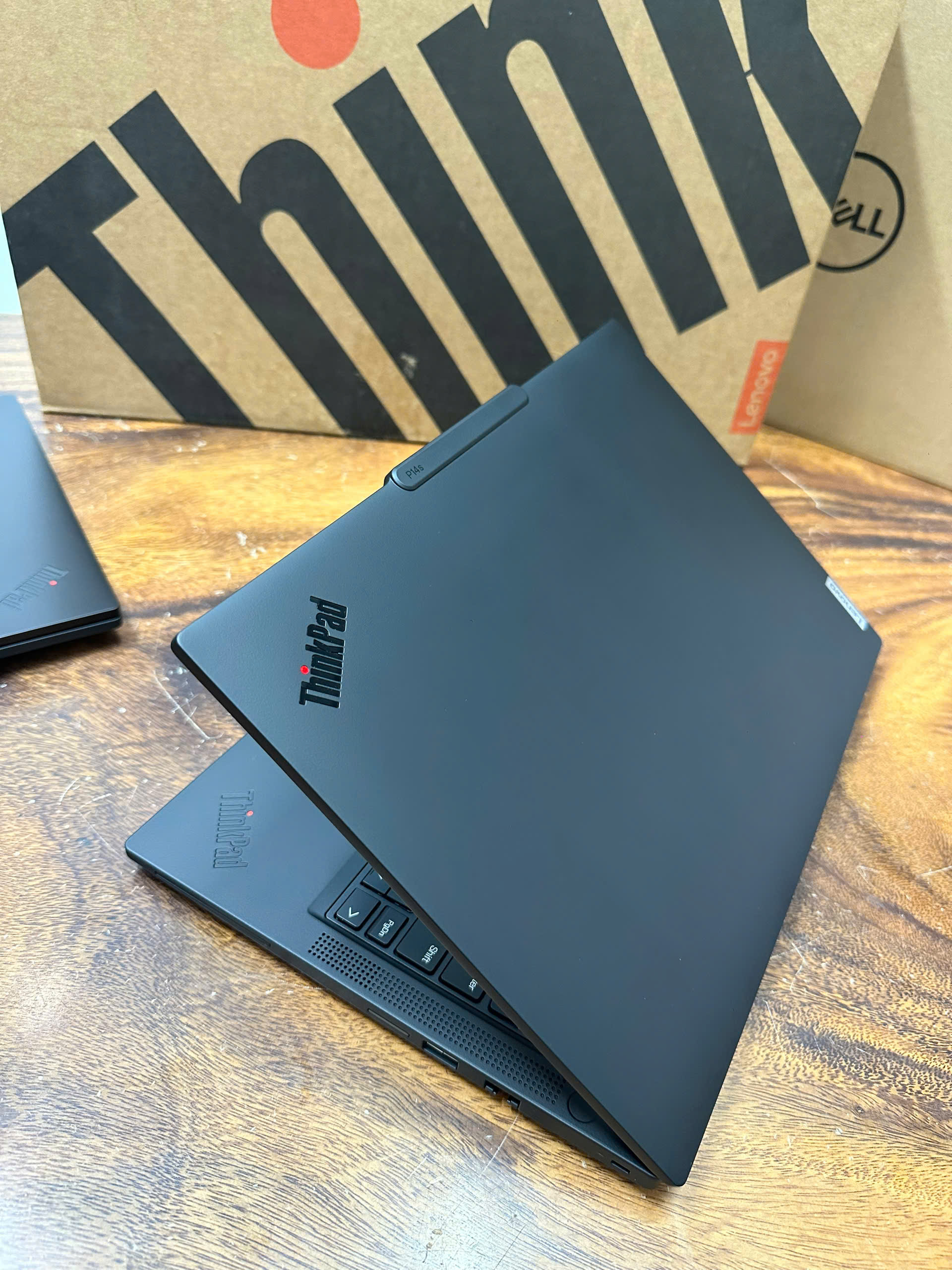 Thinkpad P14s Gen 5 Ryzen 7 5