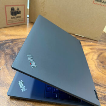 Thinkpad P16v I7 7