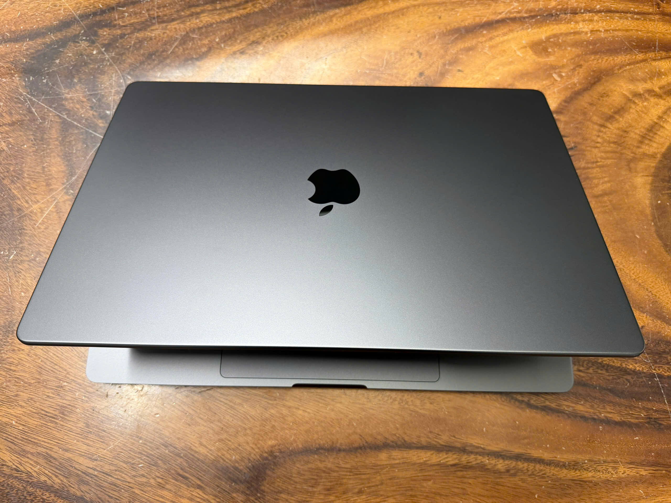 Macbook Pro 16 M4 New 5 Rotated