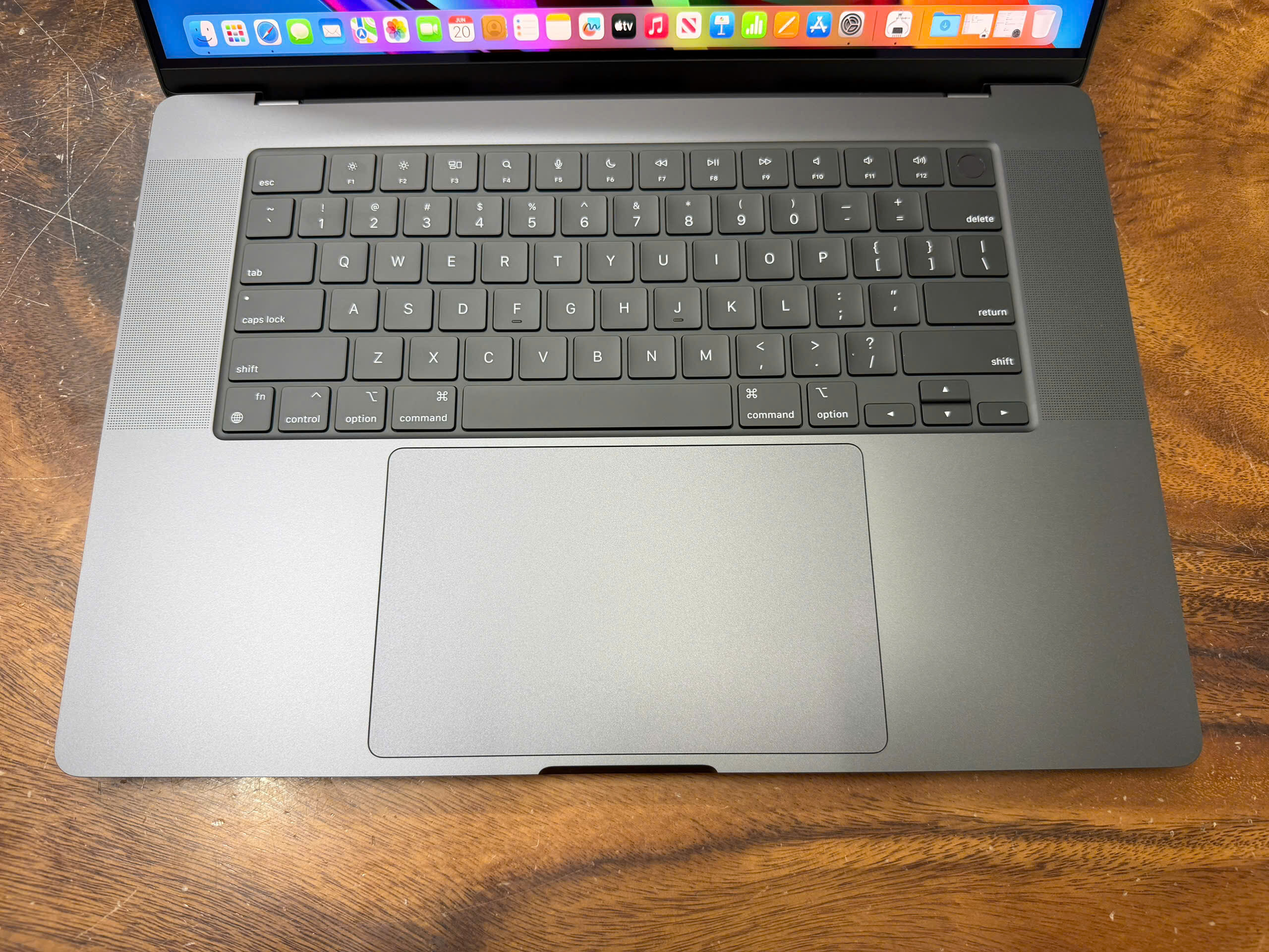 Macbook Pro 16 M4 New 6 Rotated