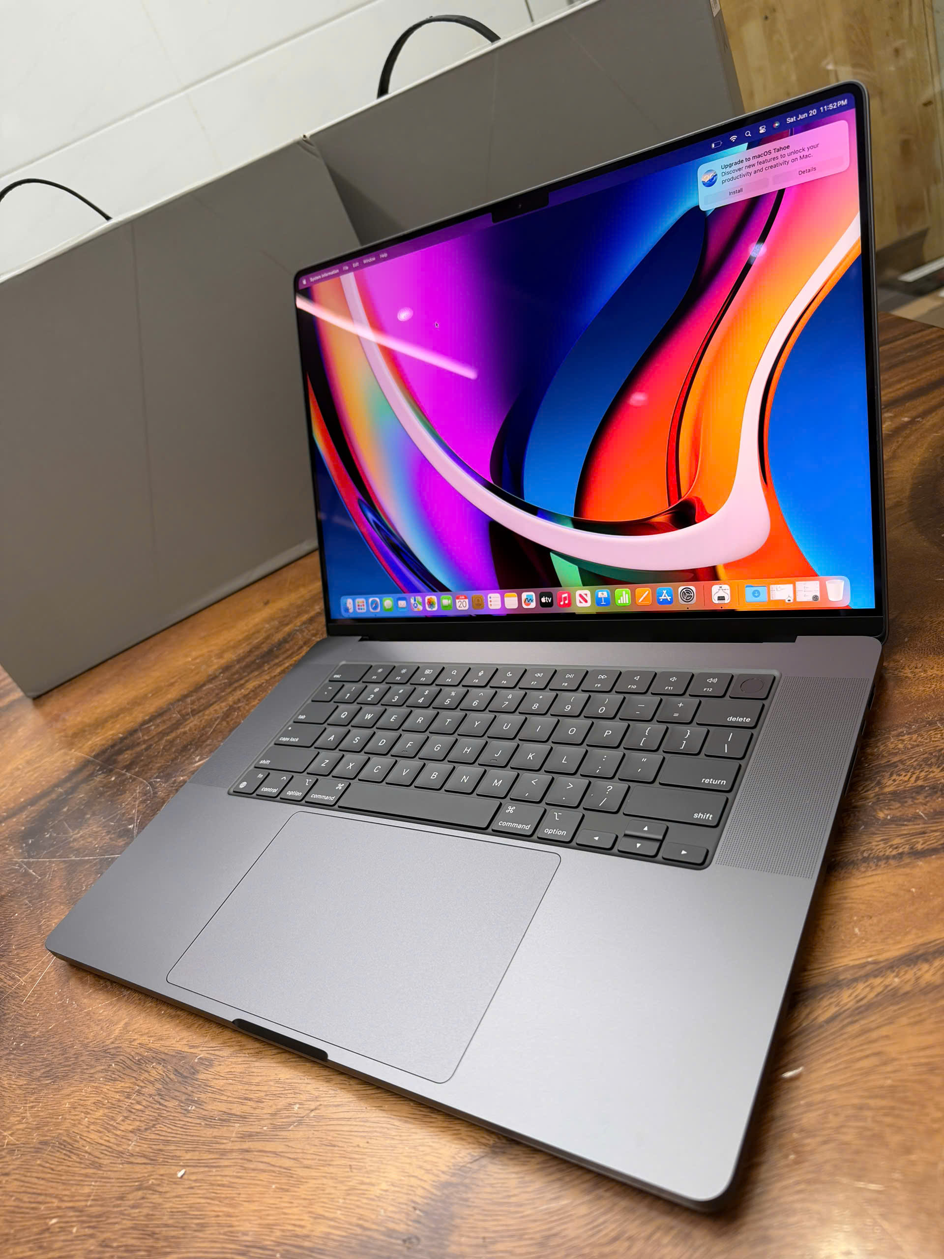 Macbook Pro 16 M4 New 9