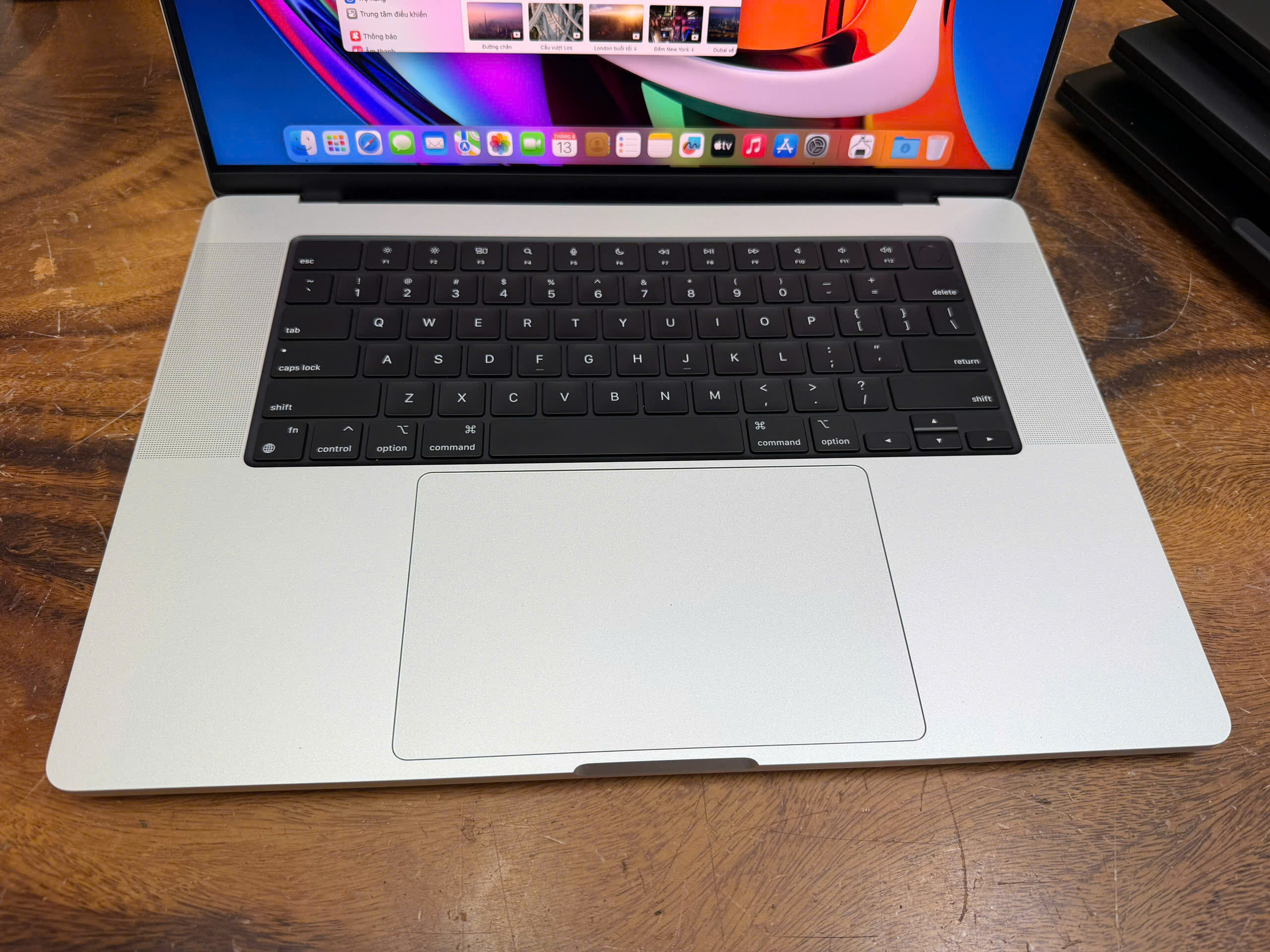 Macbook Pro 16 M4 Max 11 Rotated