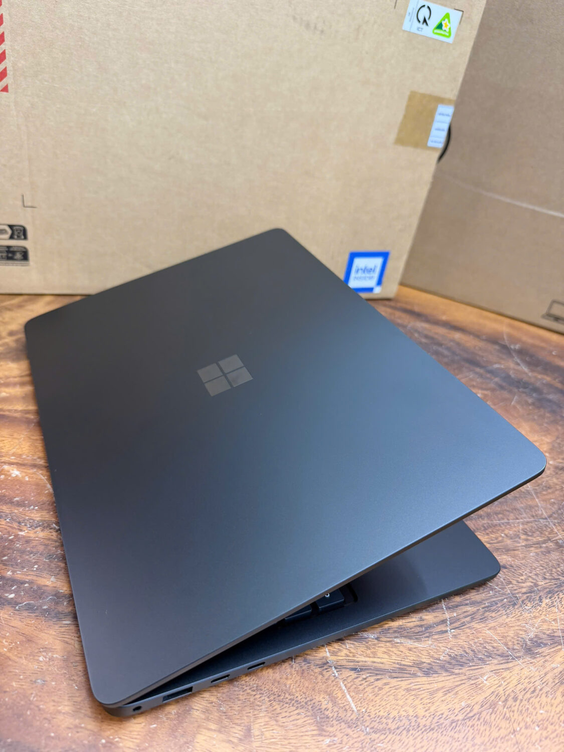Surface Laptop 8 13 6