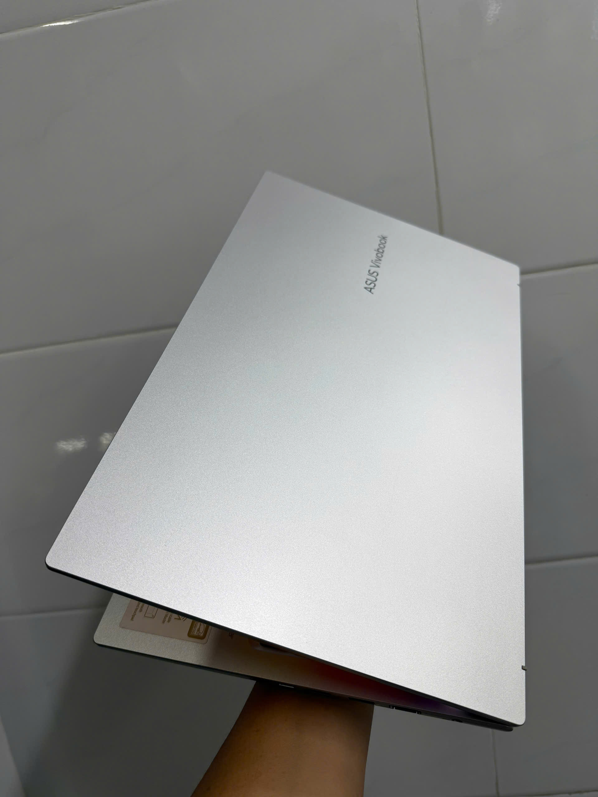 Asus Vivobook A1503z Oled 2