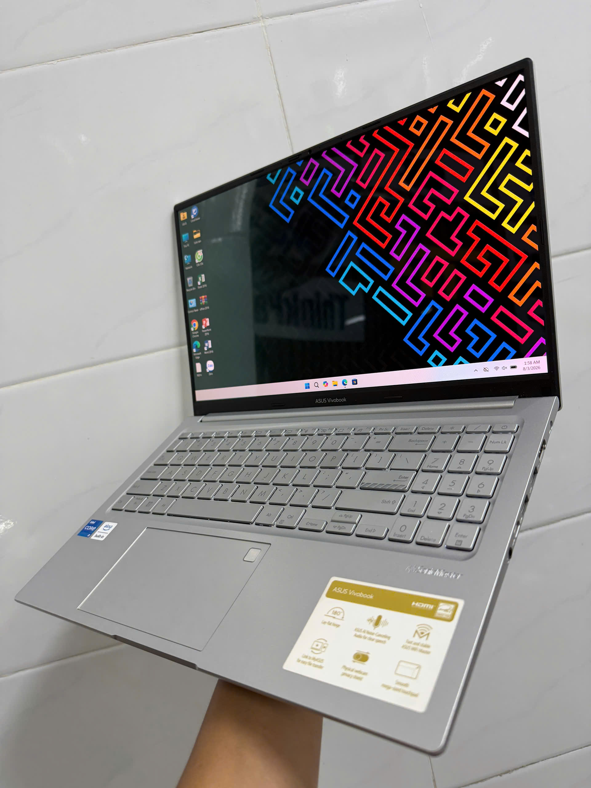 Asus Vivobook A1503z Oled 4