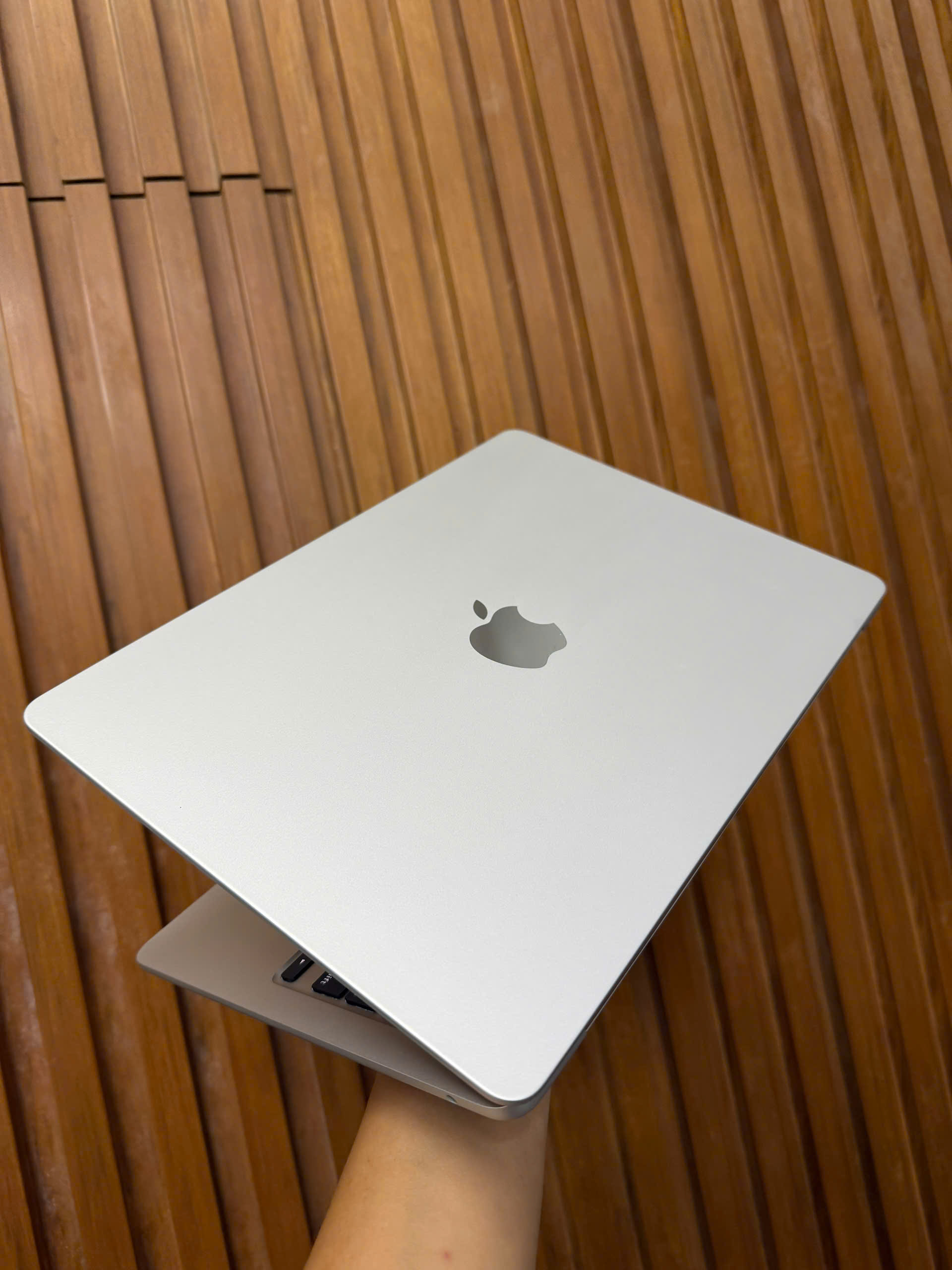 Macbook Air M3 Silver 6