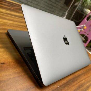 Macbook Pro 2020 13in Core I5 1
